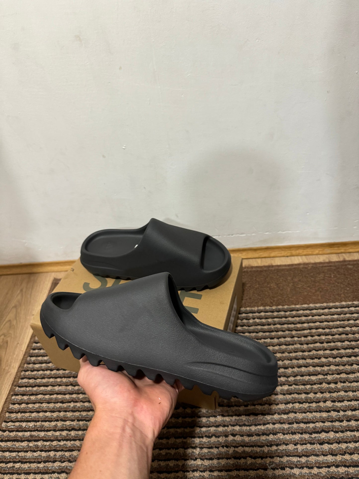 Yeezy Slide Onyx Broj 38,42(Odmah dostupno)
