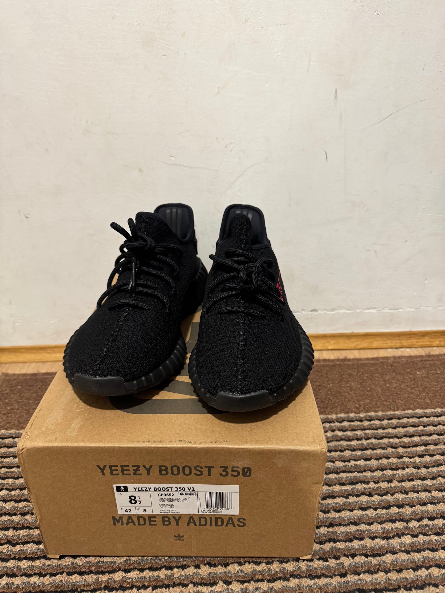Yeezy 350 Bred Broj 37,44,46(Odmah Dostupno)