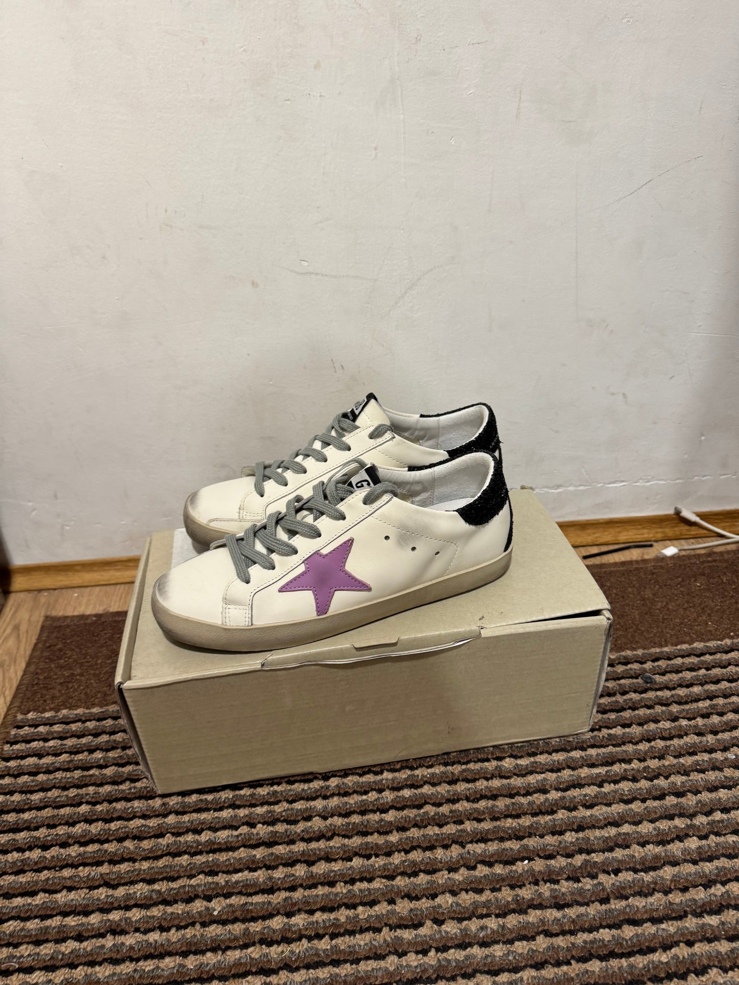 Golden Goose Broj 40(Odmah dostupno) NOSENE JEDANPUT!