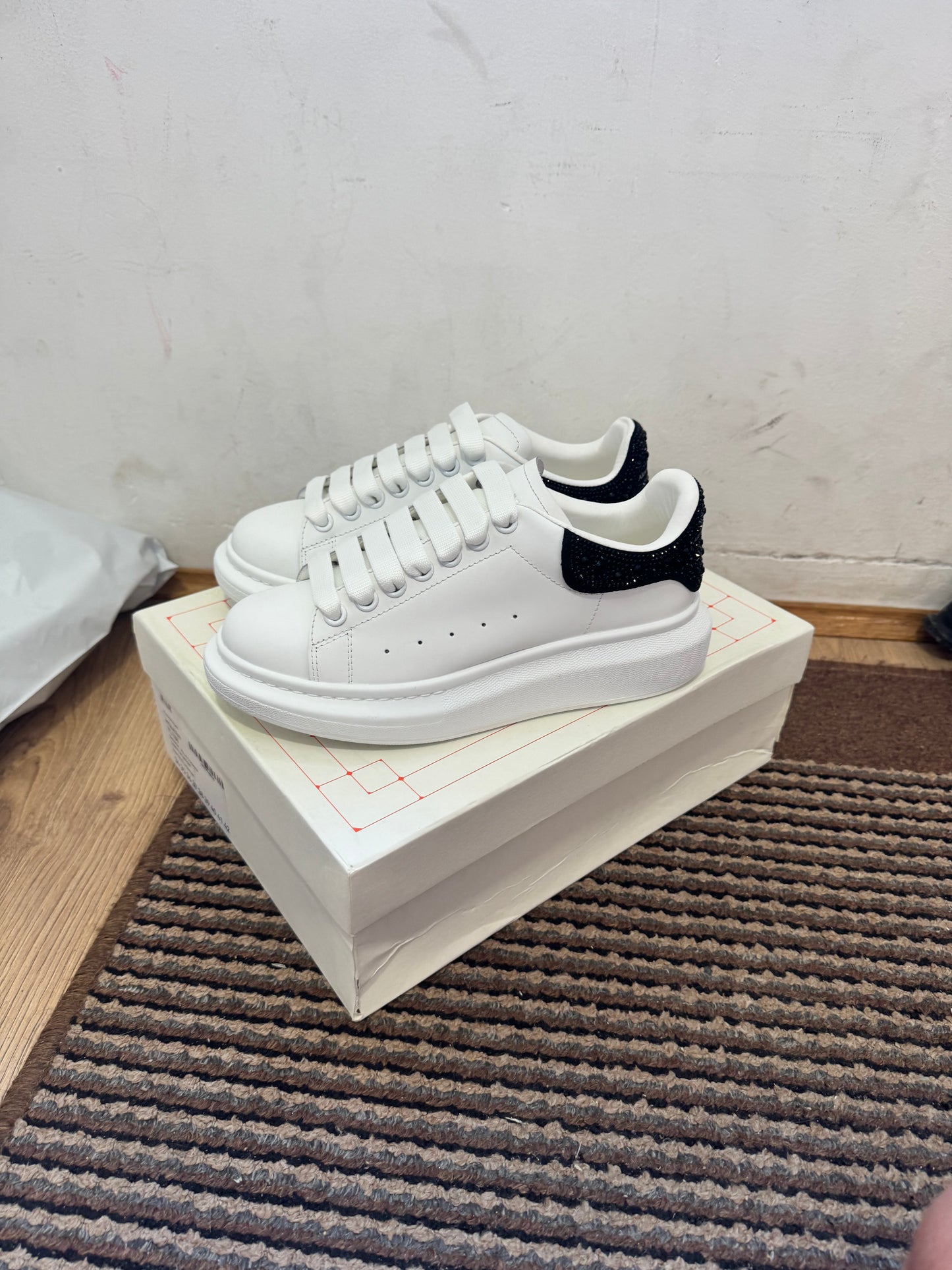 Alexander McQueen Broj 37(Odmah Dostupno)