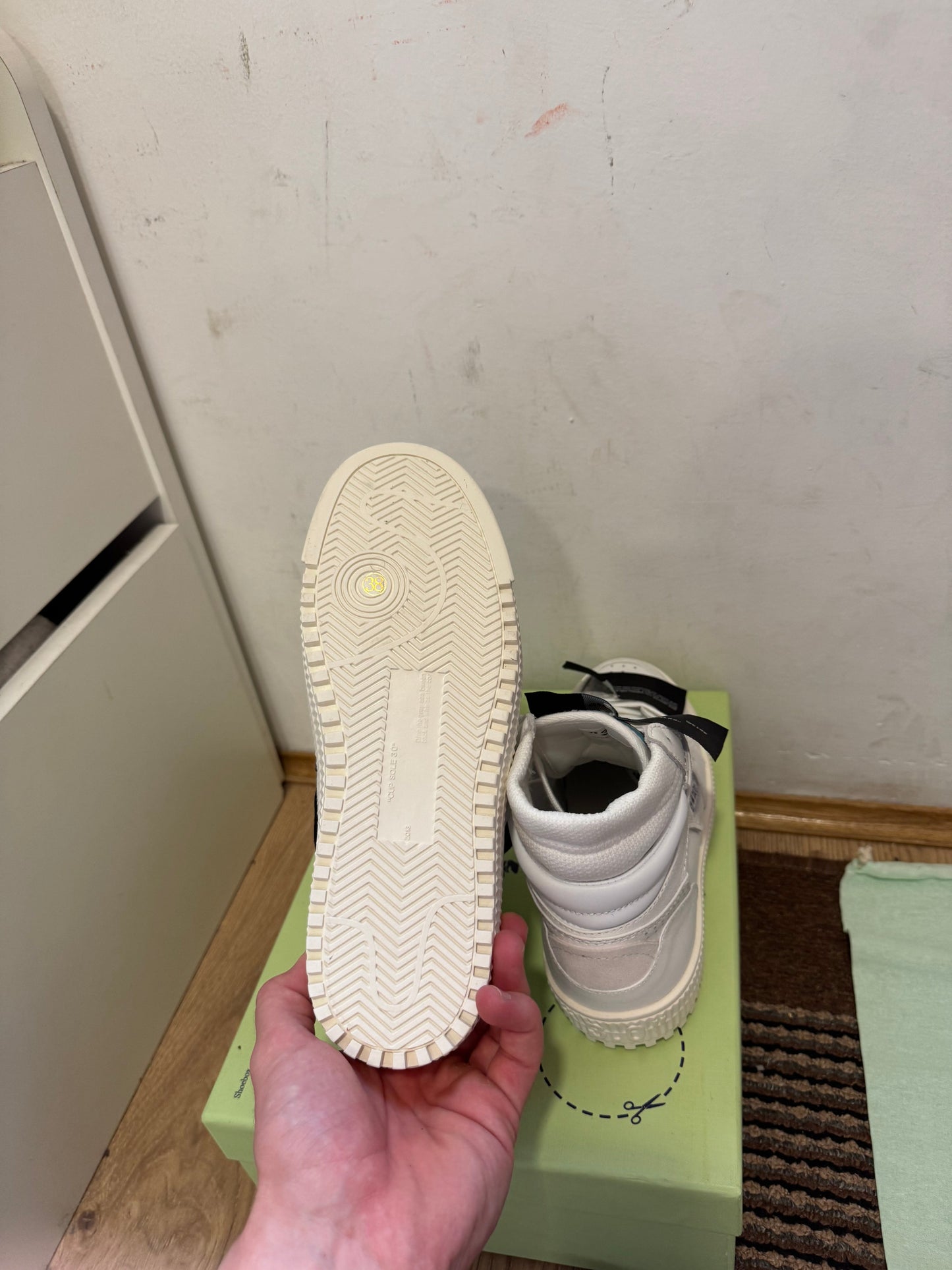 Off White Court Broj 40(Odmah dostupno)