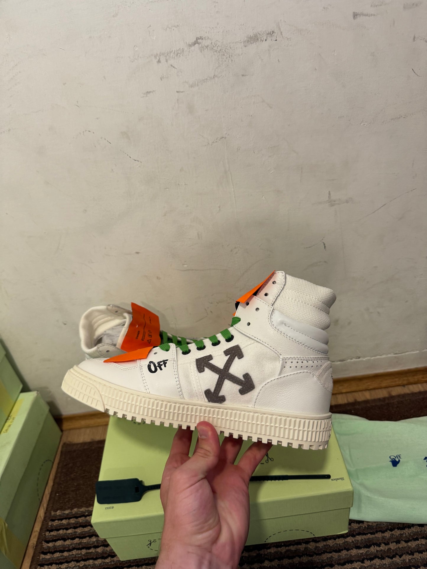 Off White Court Broj 43(Odmah dostupno)