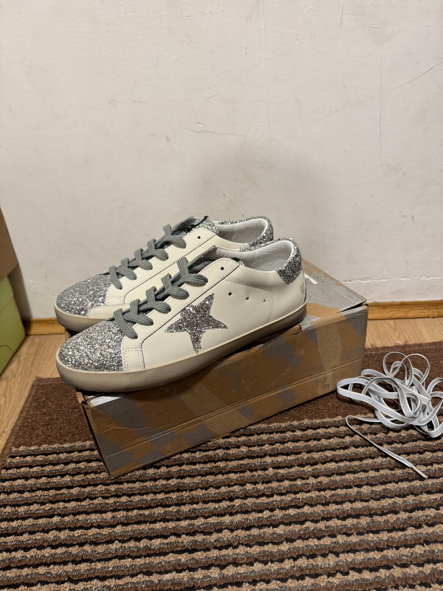 Golden Goose Broj 38,43(Odmah dostupno)