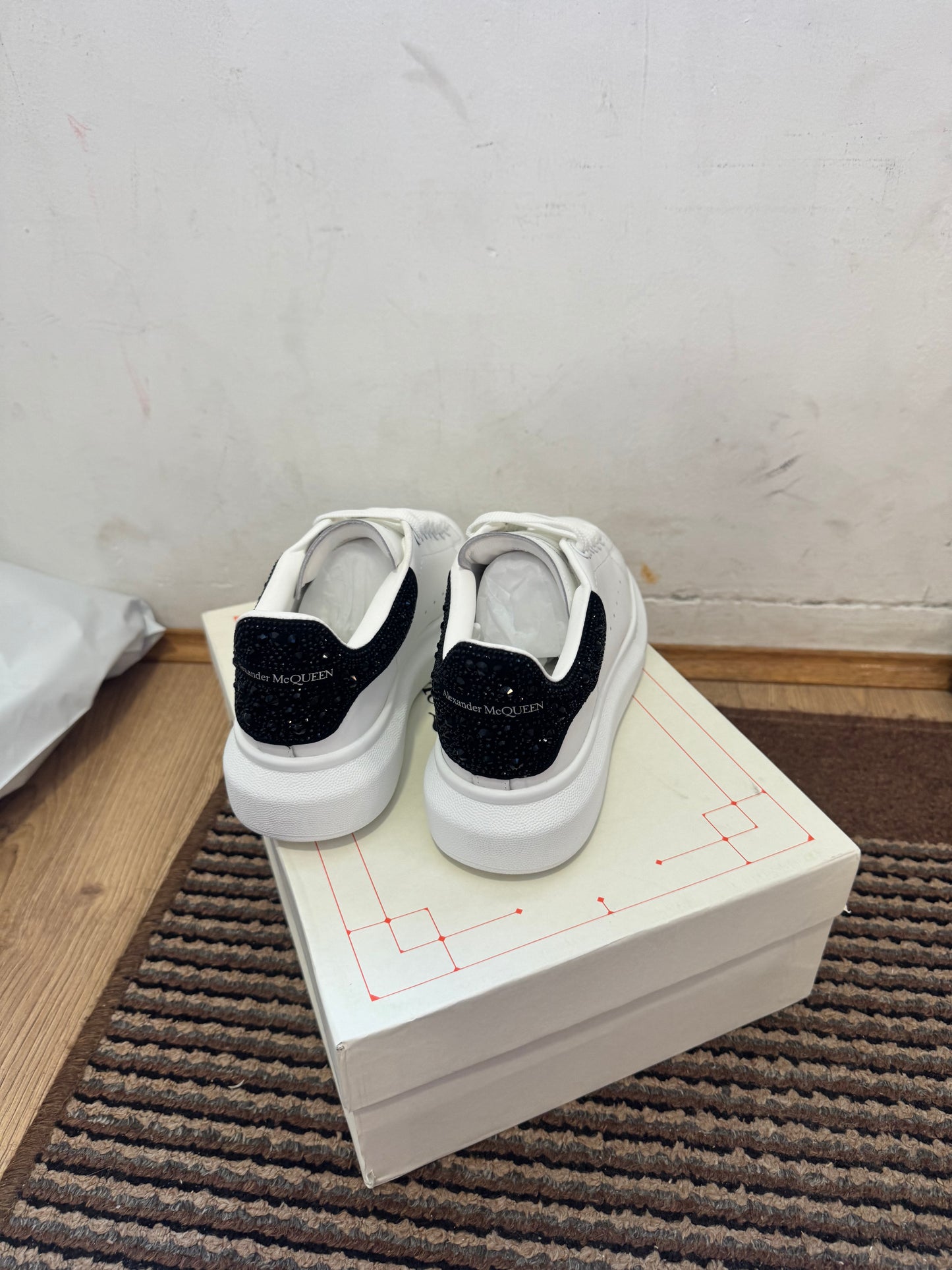 Alexander McQueen Broj 37(Odmah Dostupno)
