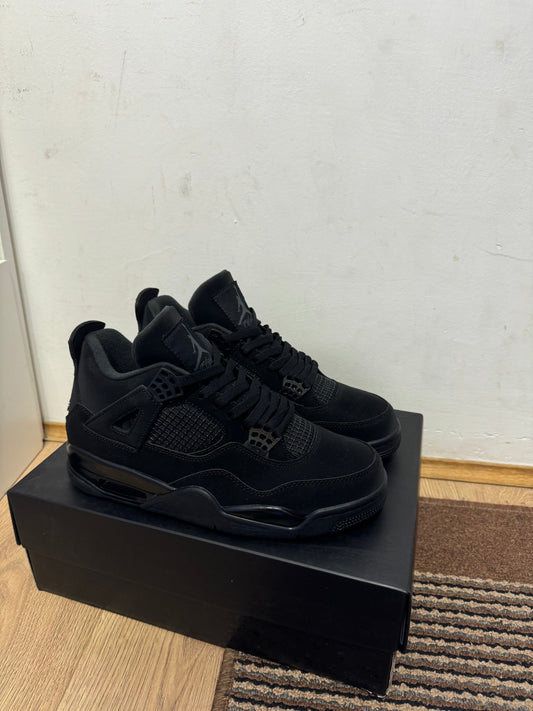 Jordan 4 Black Cat Broj 44(Odmah dostupno)