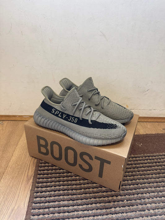 Yeezy Granit Broj 43(Odmah dostupno)