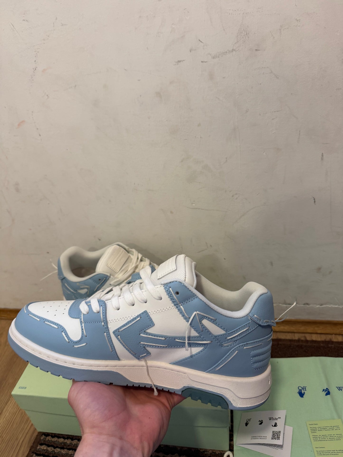 Off White Out of Office Broj 43(Odmah dostupno)