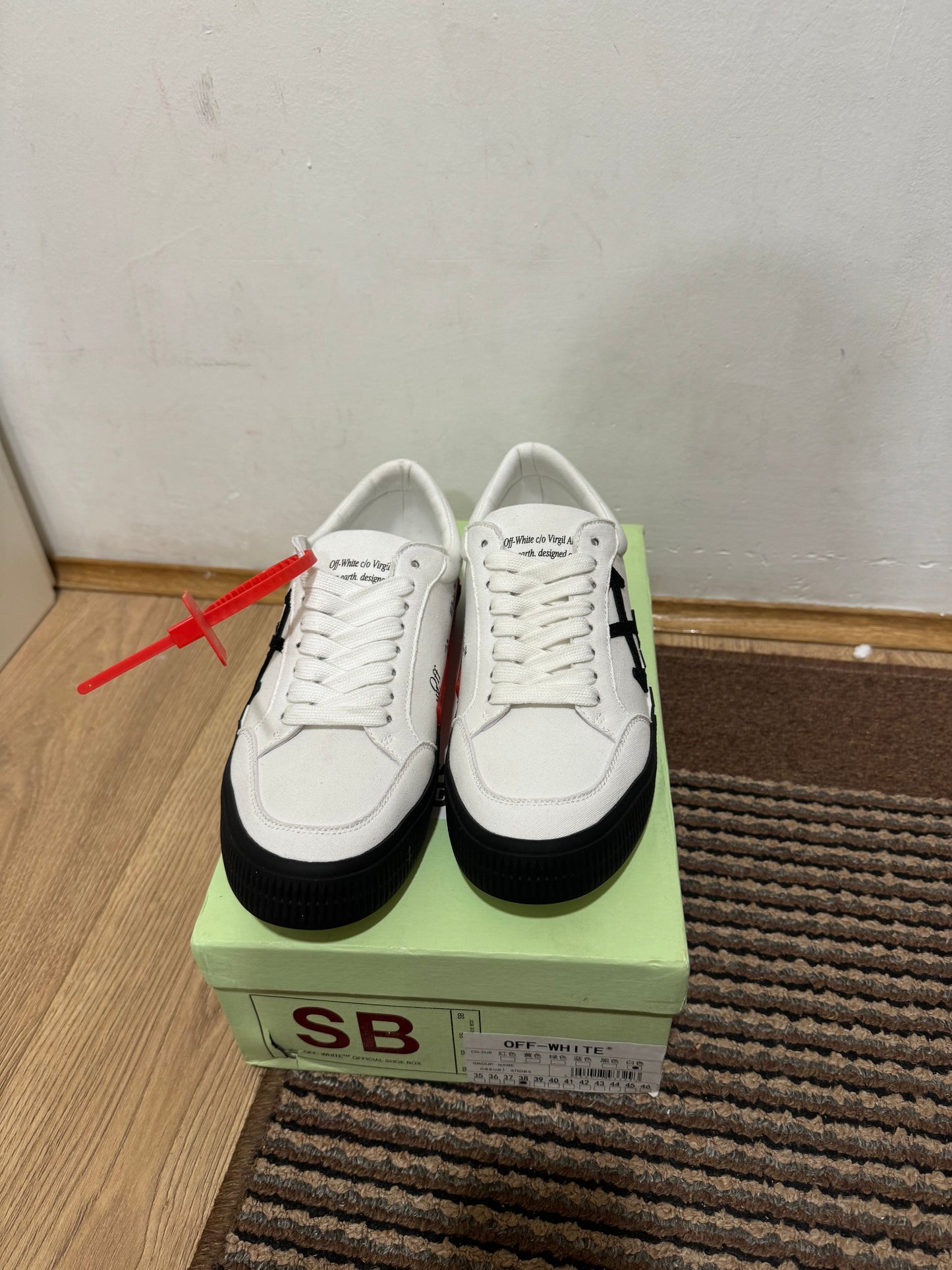 Off White Court Low Broj 44,45(Odmah dostupno)