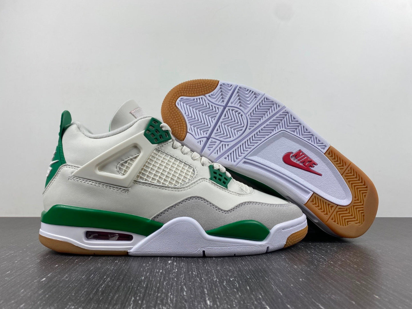Jordan 4 Pine Green
