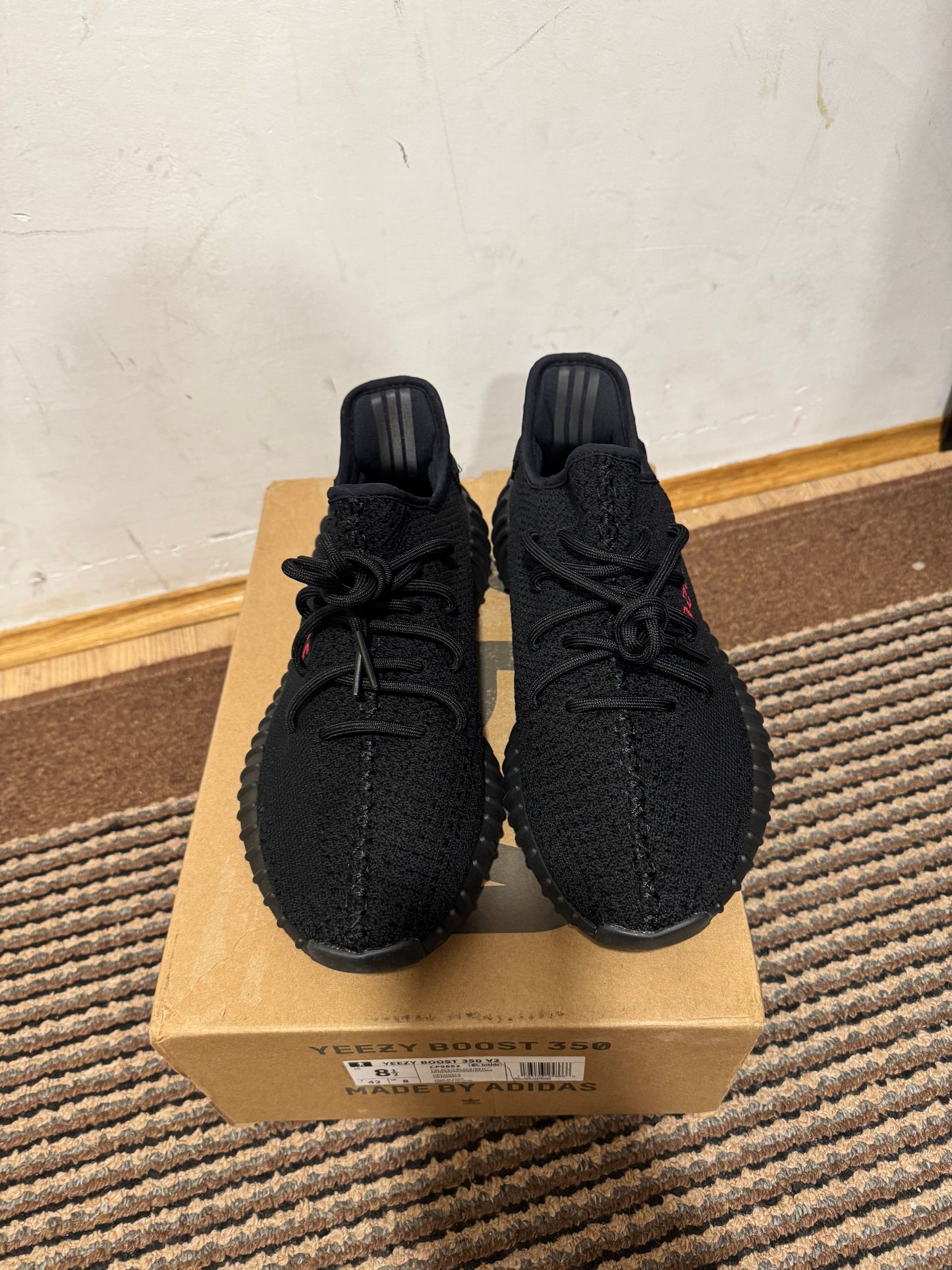 Yeezy 350 Bred Broj 37,44,46(Odmah Dostupno)