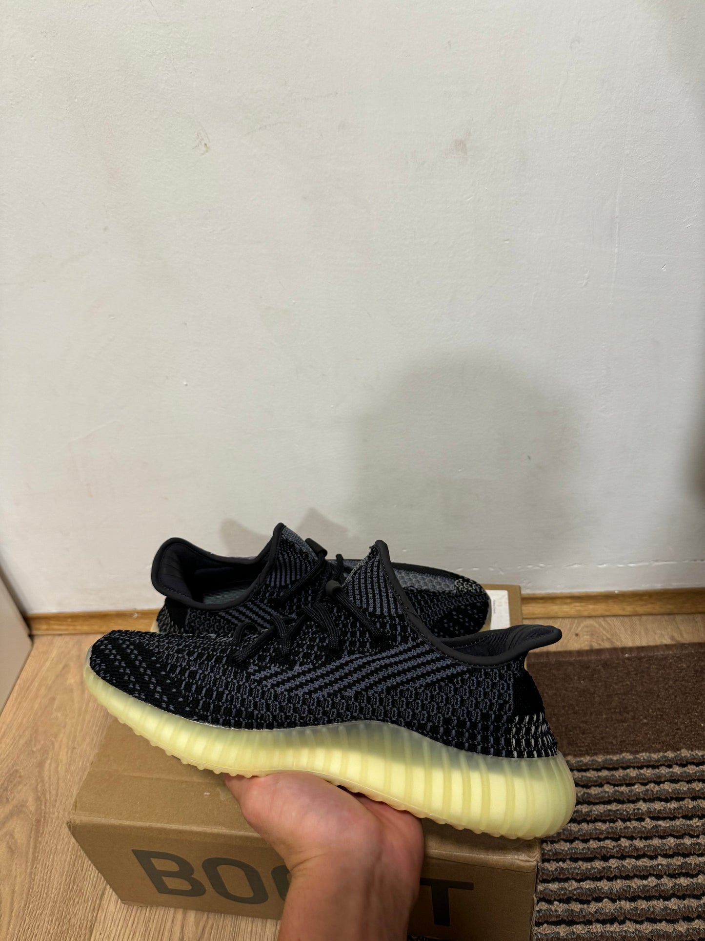 Yeezy 350 Asriel Broj 42,45(Odmah Dostupno)