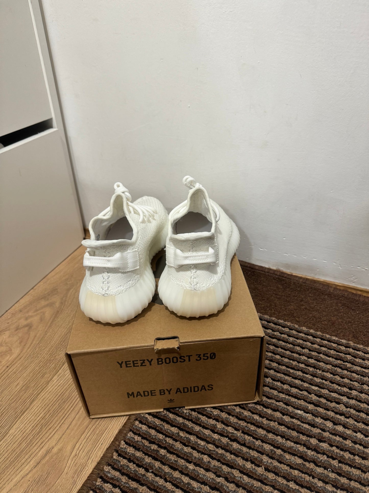 Yeezy350 Cream Broj 39,42(Odmah dostupno)