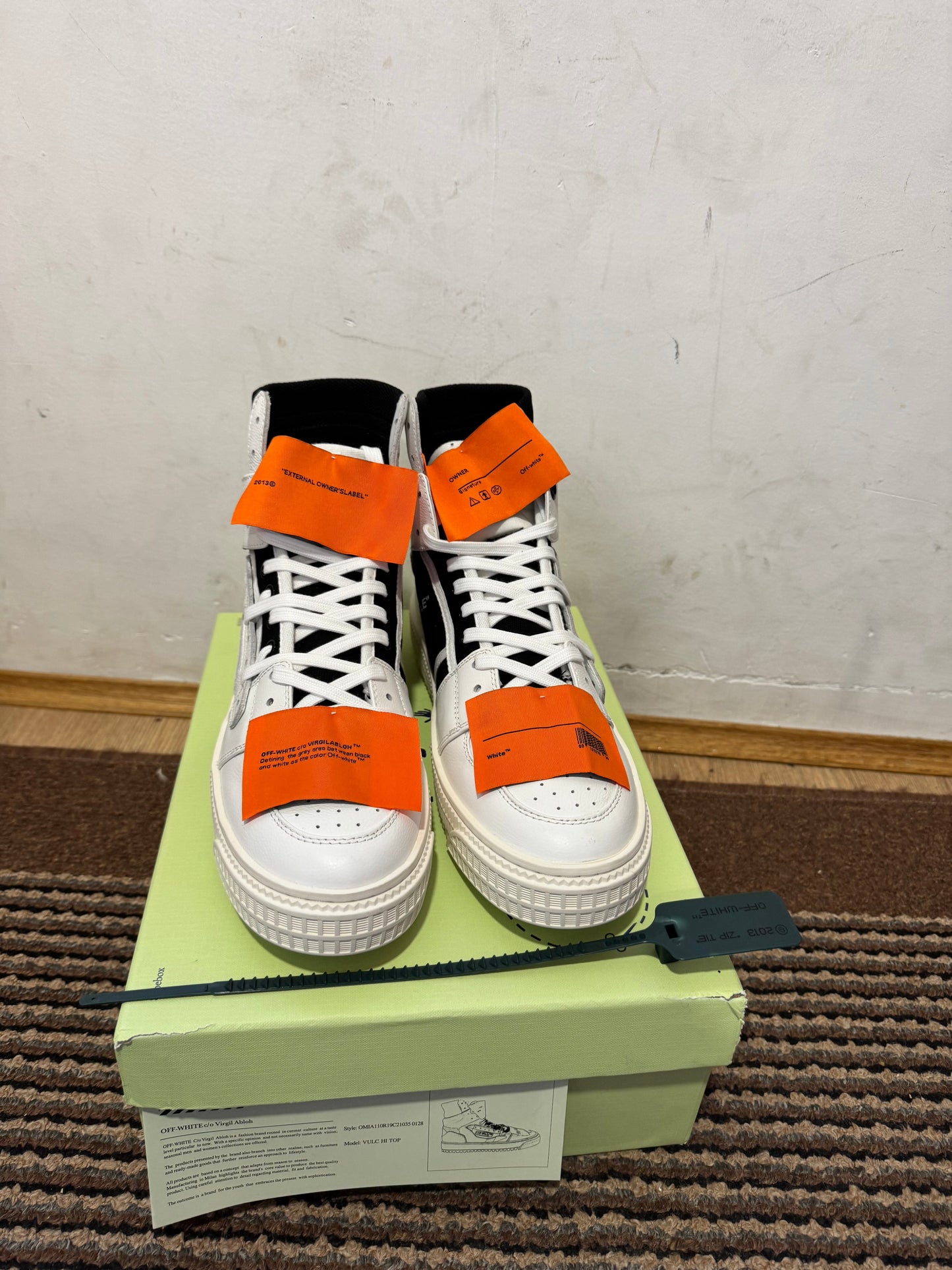 Off White Court Broj 43(Odmah dostupno)