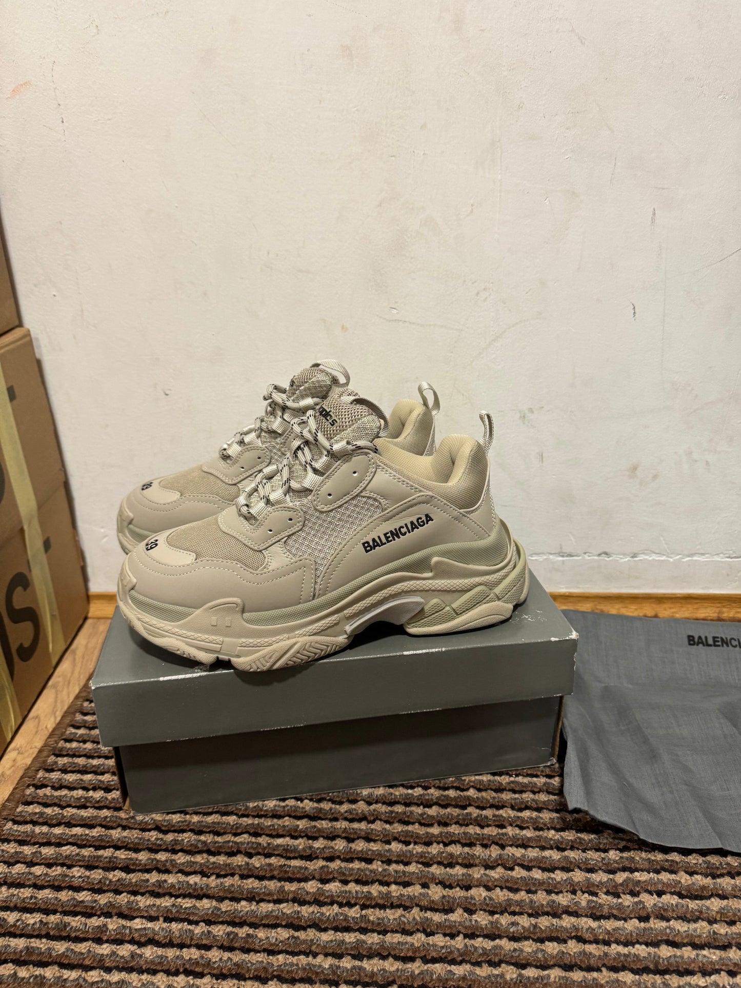 Balenciaga Triple S Broj 39(Odmah dostupno)