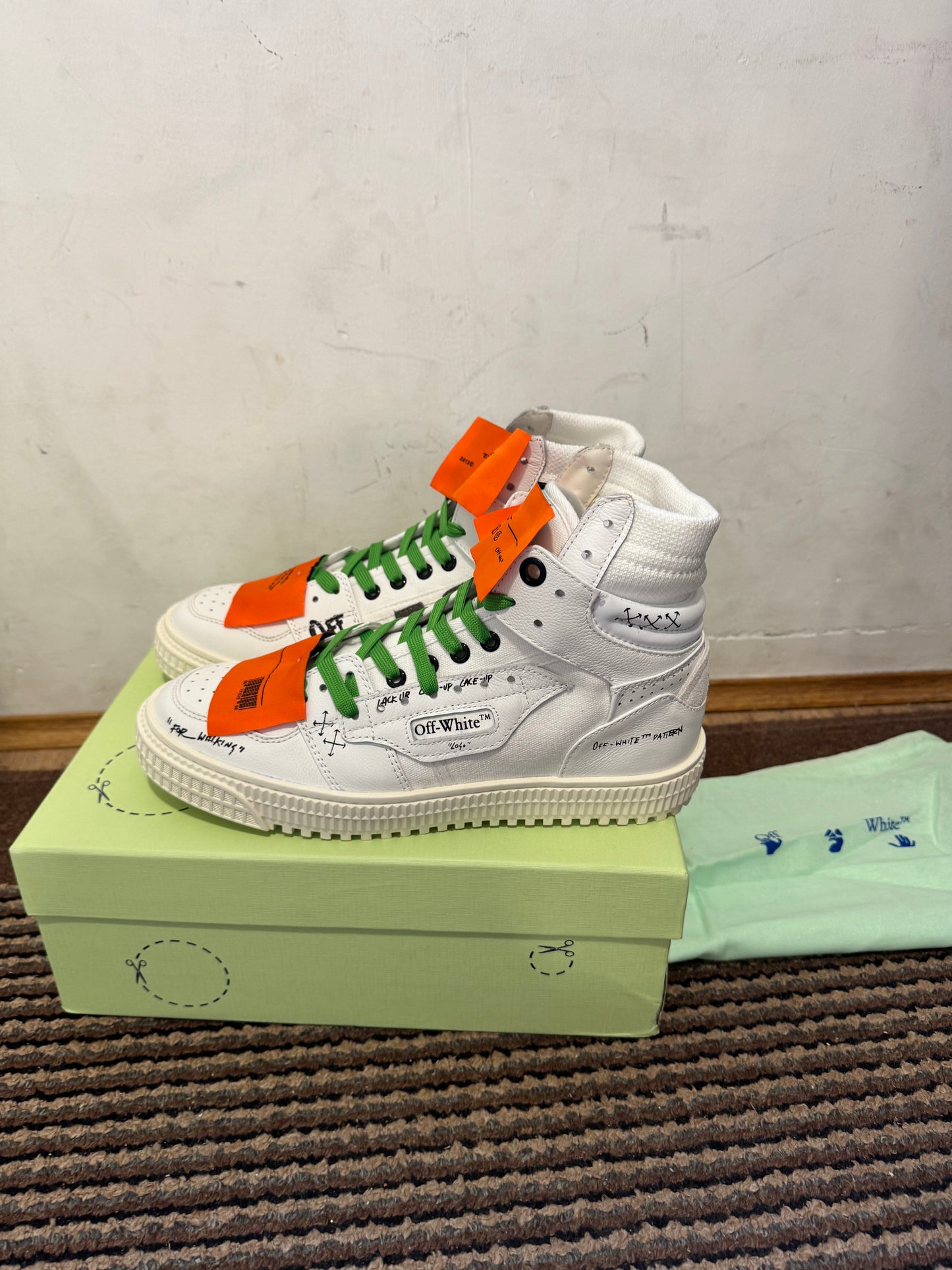 Off White Court Broj 43(Odmah dostupno)