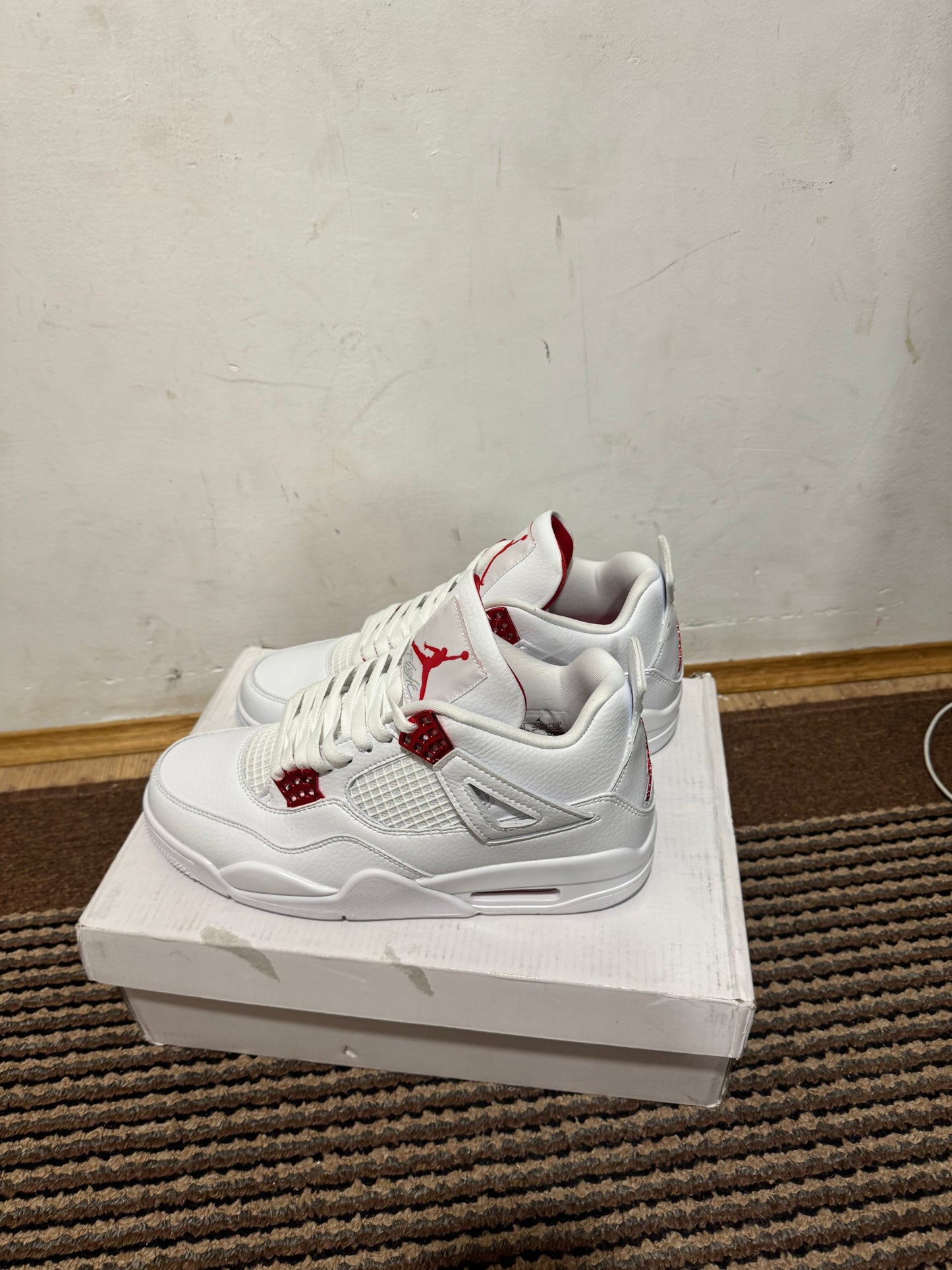 Jordan 4 Metalic Red Broj 42(Odmah dostupne)