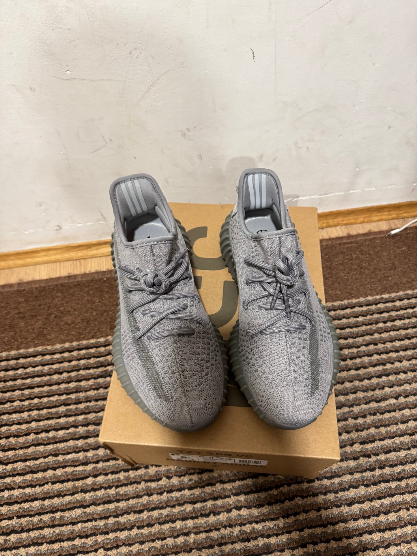 Yeezy 350 Wolf Grey Broj 39(Odmah dostupno)