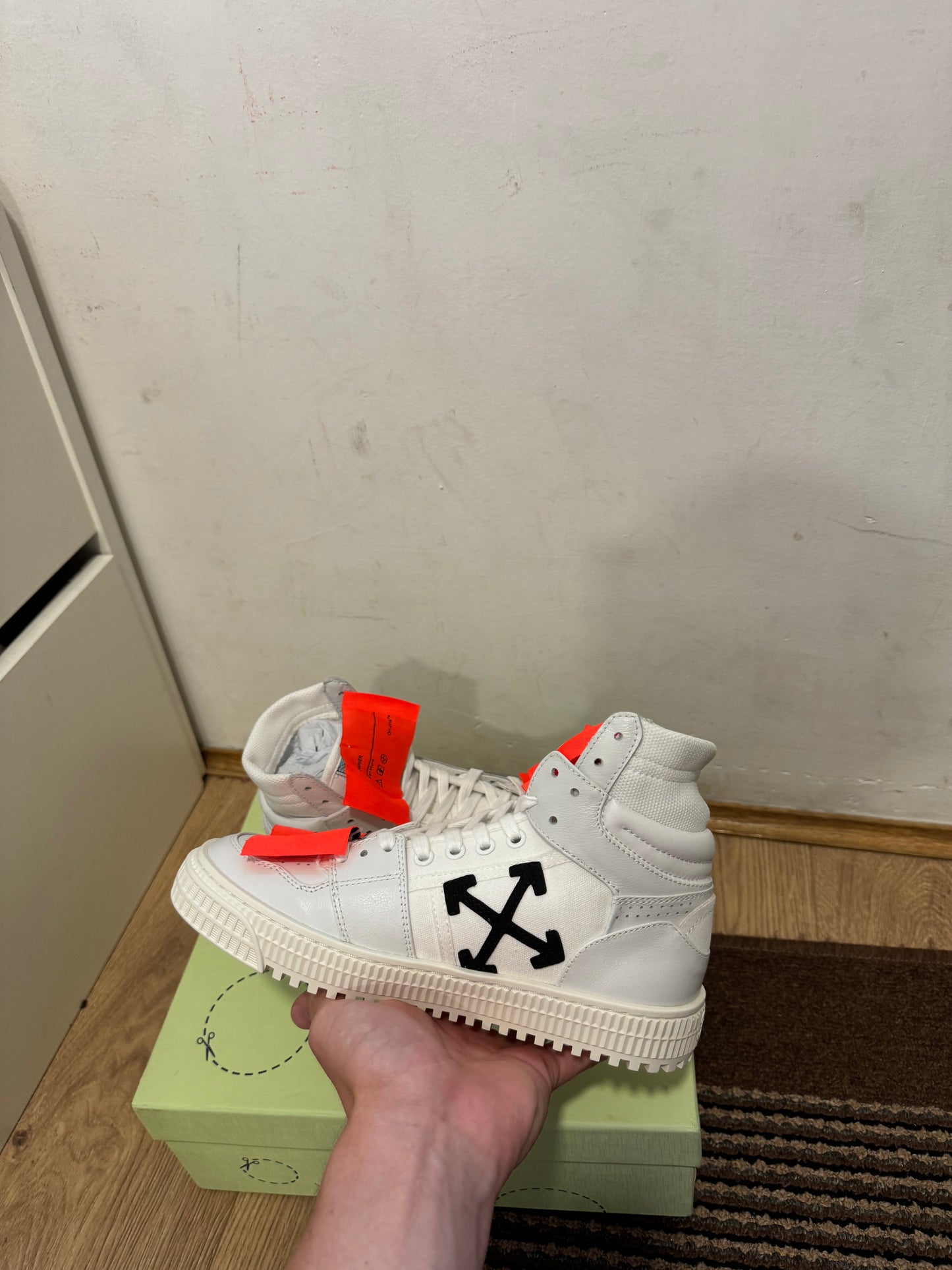 Off White Court Broj 39(Odmah dostupno)