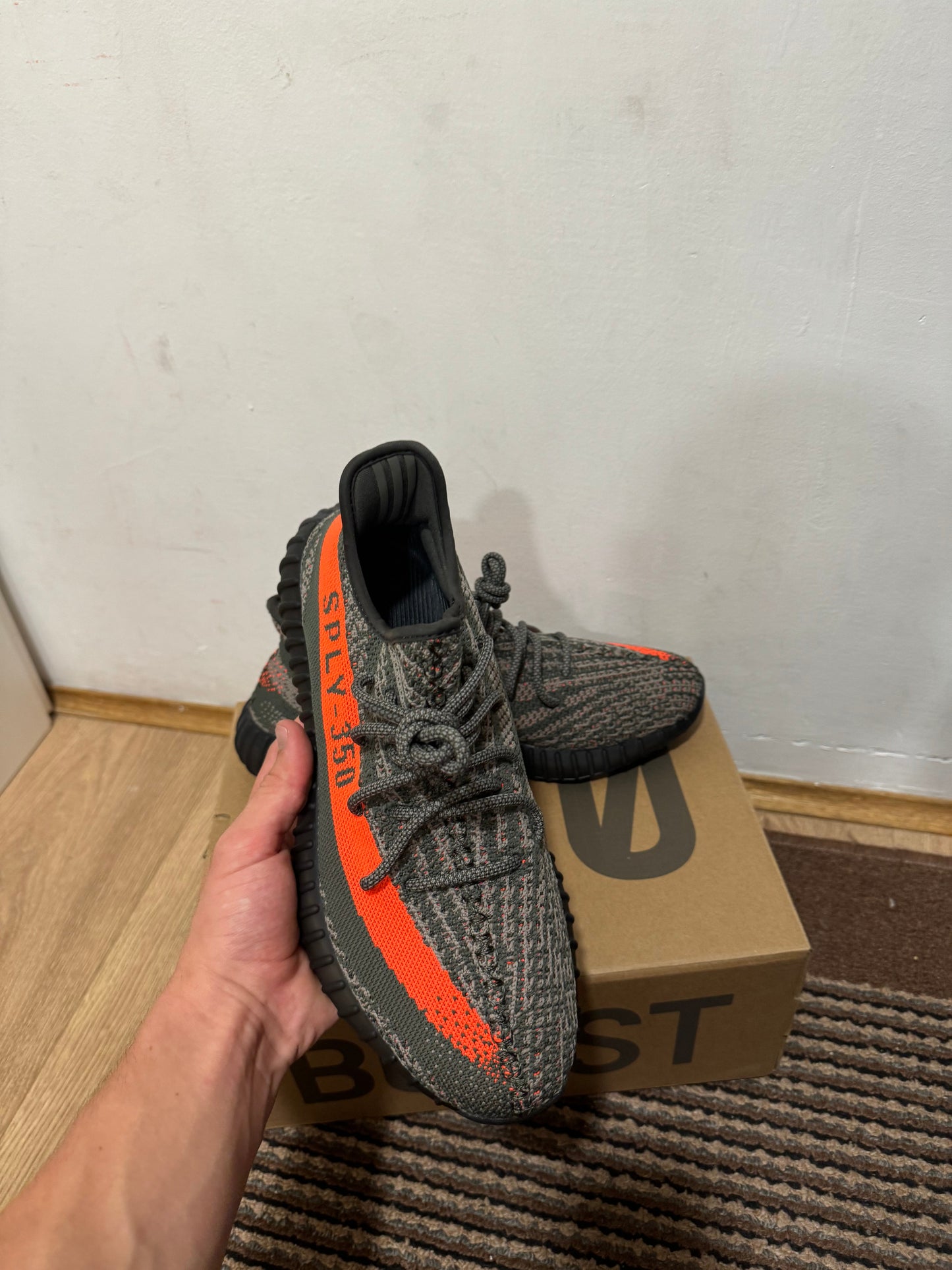 Yeezy 350 Carbon Beluga Broj 38,46,47(Odmah Dostupno)
