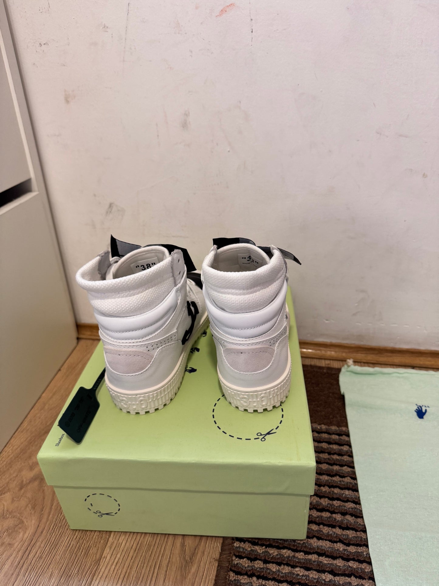 Off White Court Broj 40(Odmah dostupno)