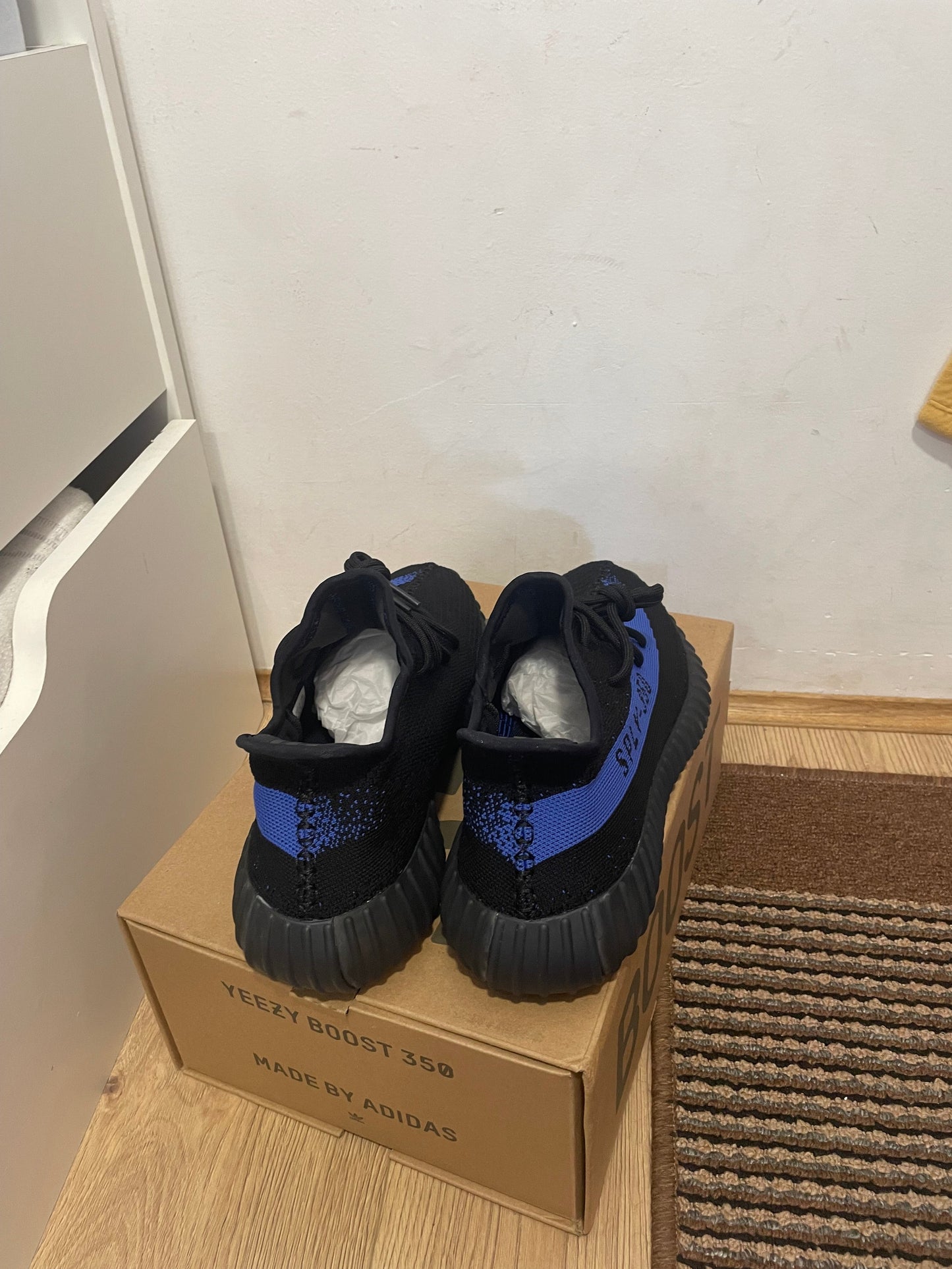 Yeezy 350 Dazzling Blue Broj 41(Odmah dostupno)