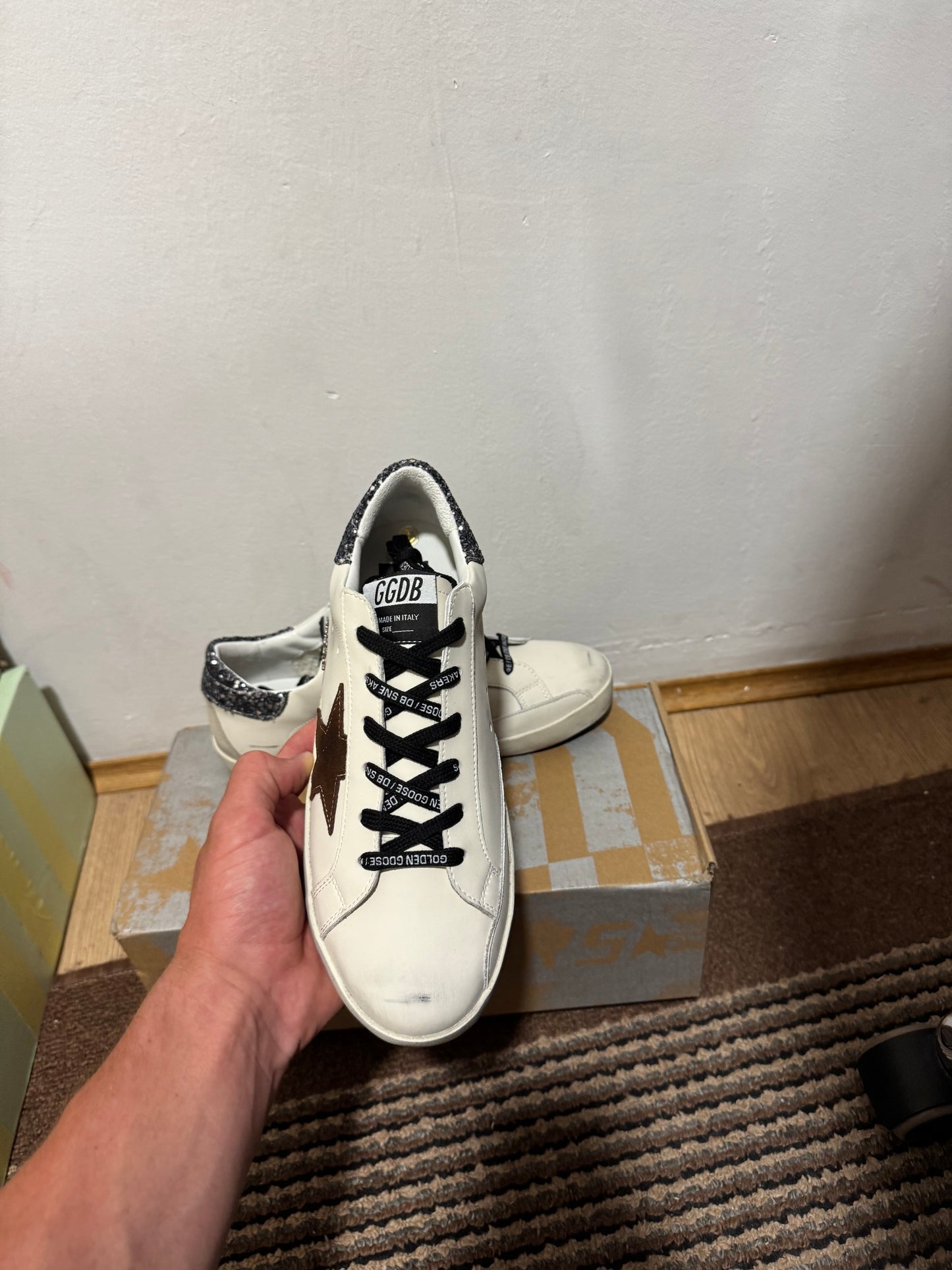 Golden Goose Broj 40(Odmah dostupno)