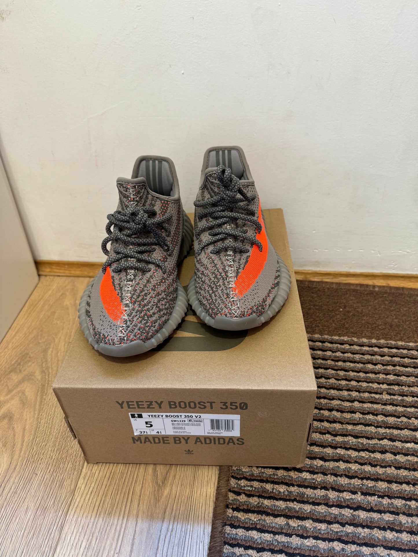 Yeezy 350 Beluga Broj 40(Odmah Dostupno)