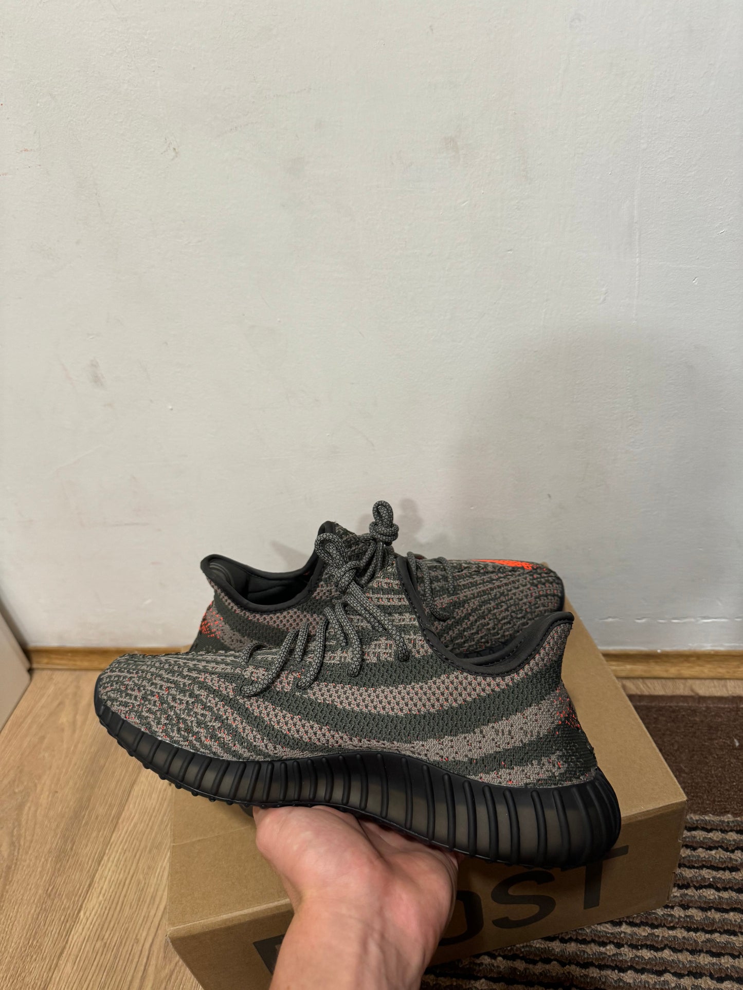 Yeezy 350 Carbon Beluga Broj 38,46,47(Odmah Dostupno)