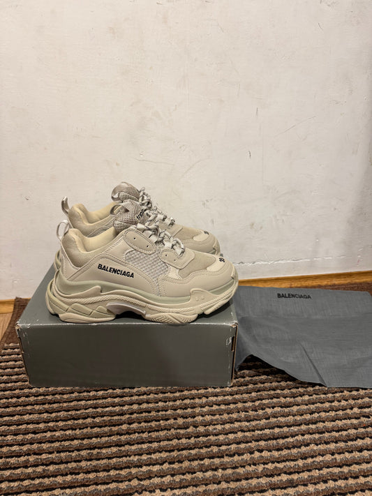 Balenciaga Triple S Broj 39(Odmah dostupno)