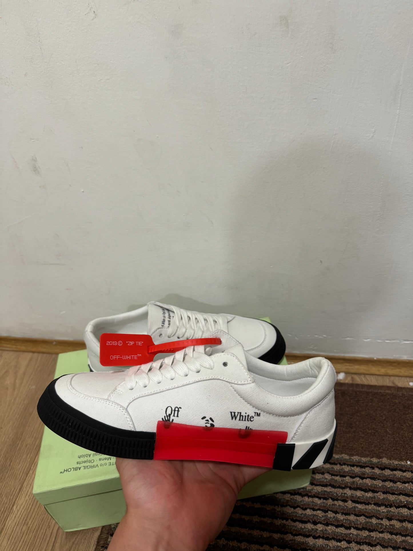 Off White Court Low Broj 44,45(Odmah dostupno)