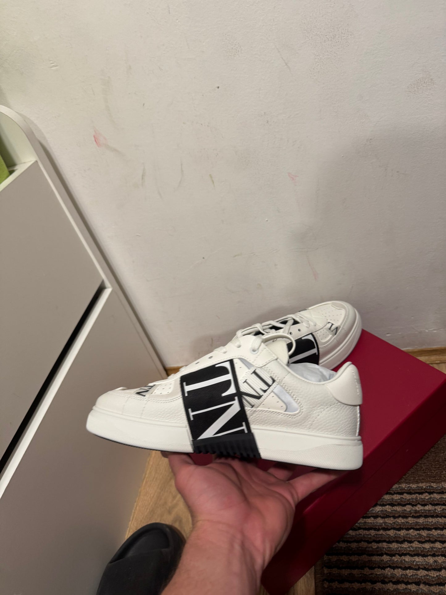 Valentino Broj 42(Odmah dostupno)