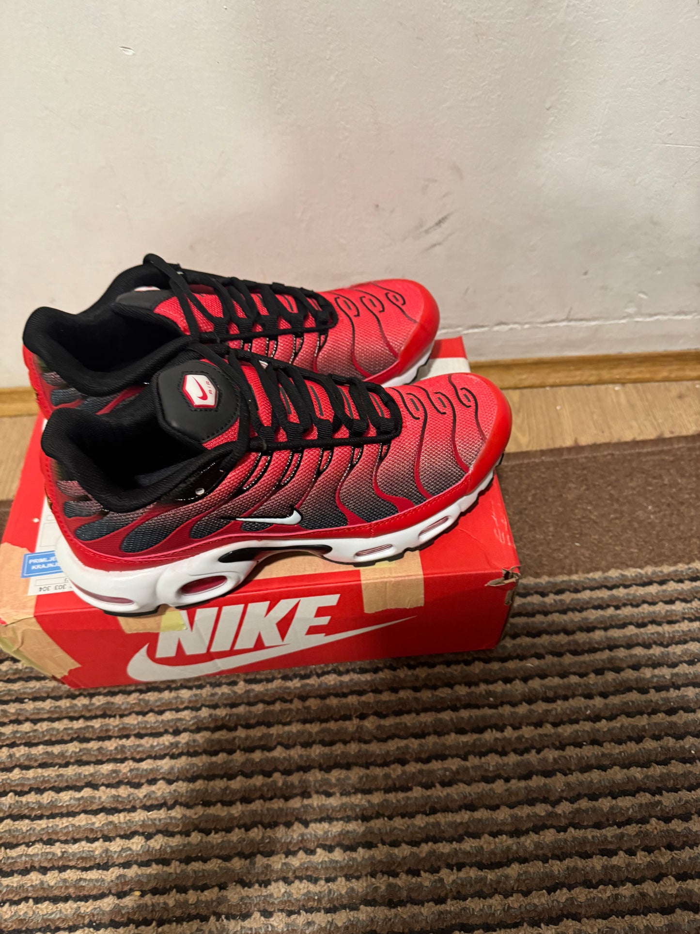 Nike Air max Plus Broj 42(Odmah dostupno)