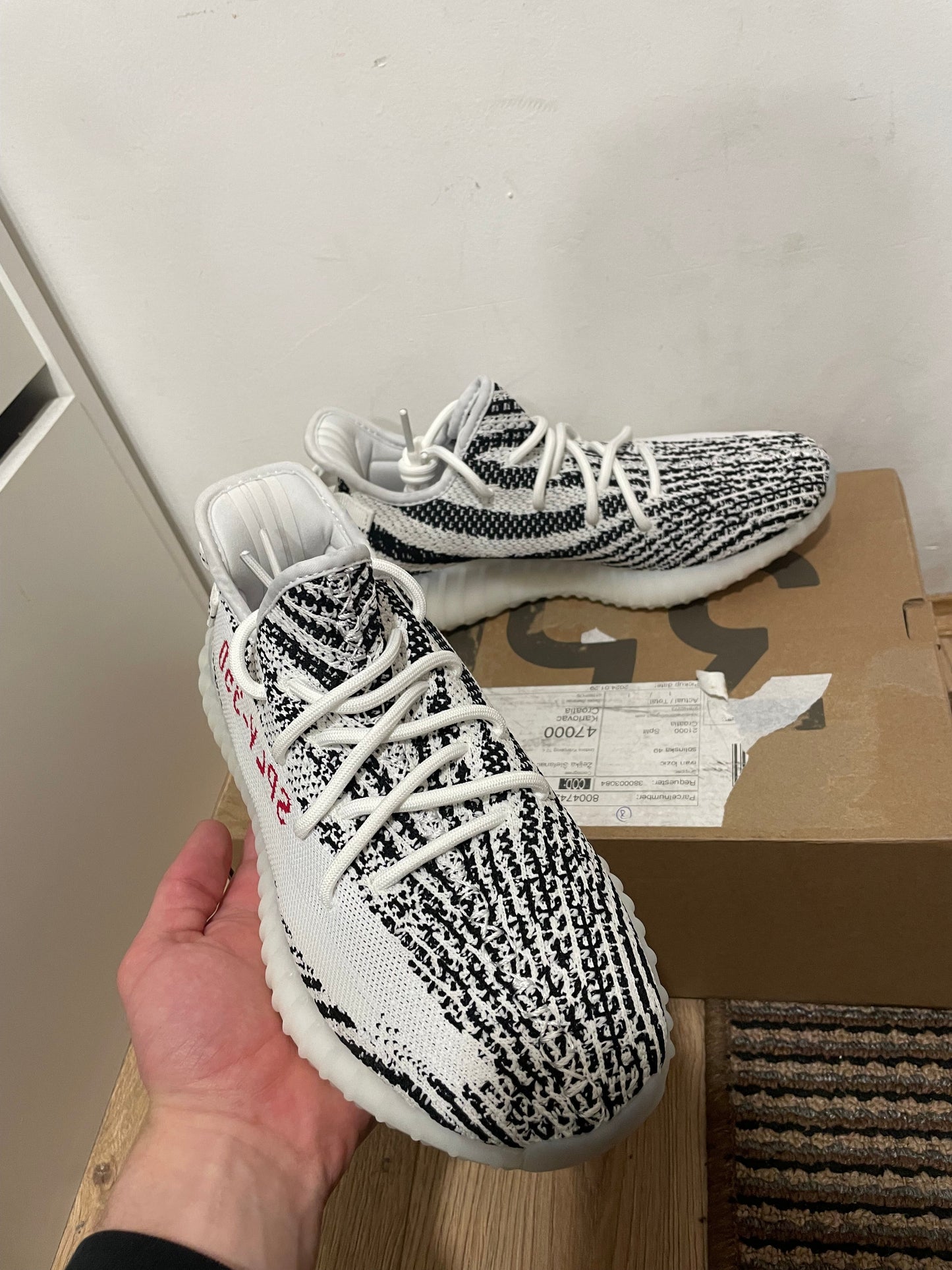 Yeezy350 Zebra Broj 42(Odmah dostupno)