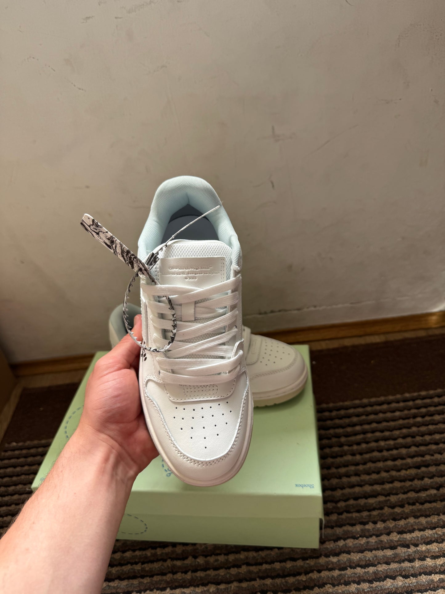 Off White Out of Office Broj 38(Odmah dostupno)