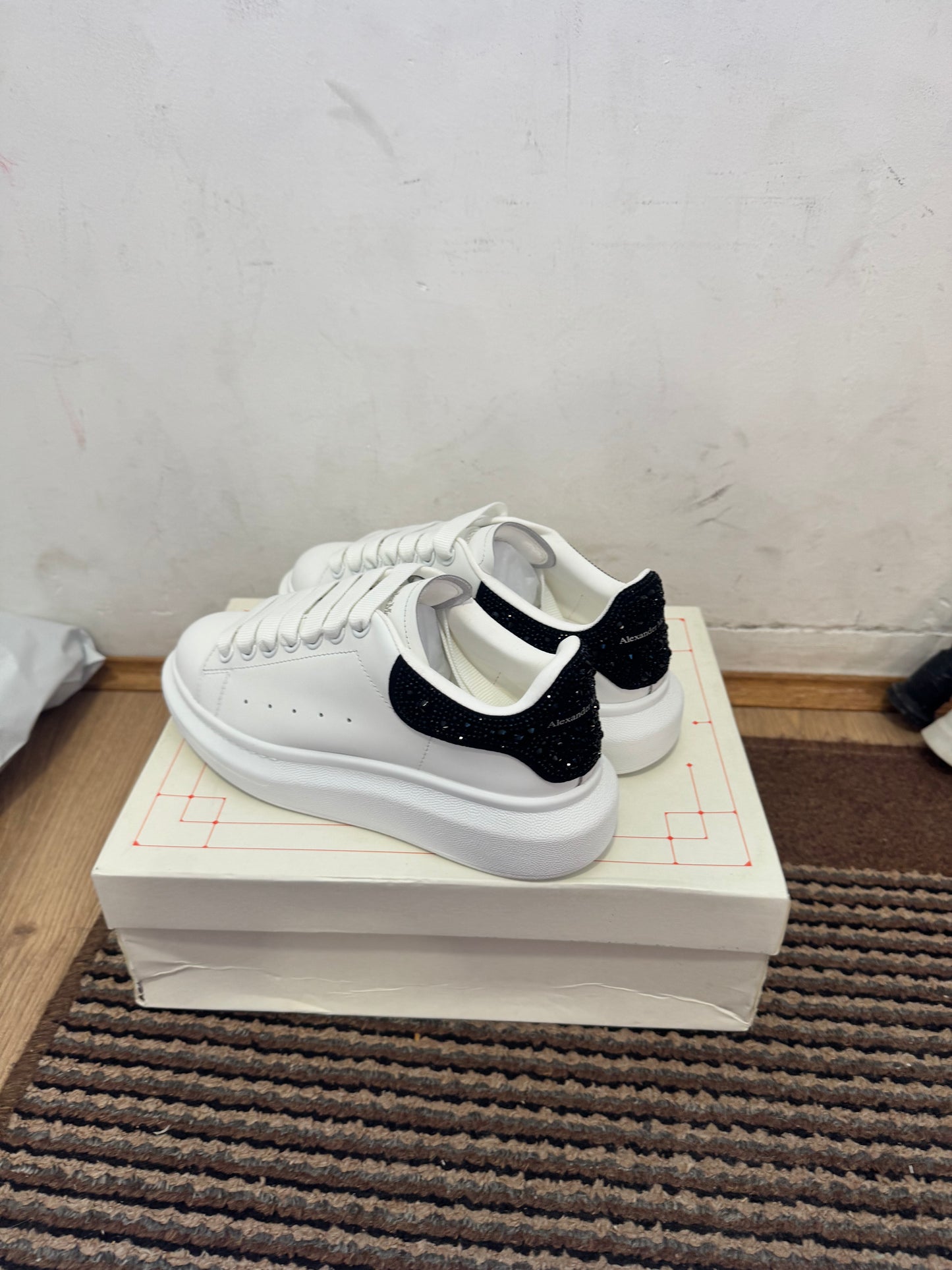 Alexander McQueen Broj 37(Odmah Dostupno)
