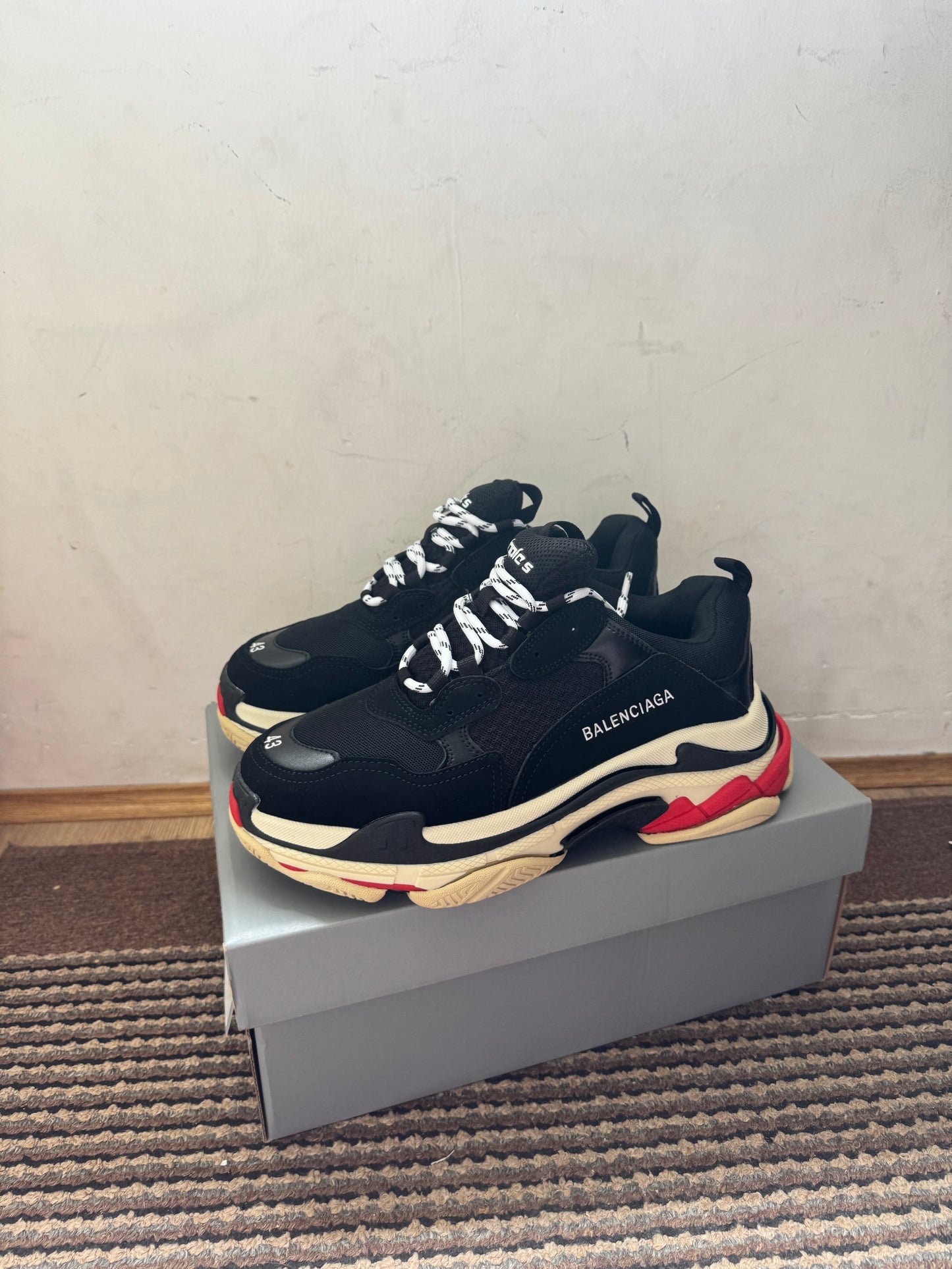 Balenciaga Triple S Broj 43(Odmah dostupno)
