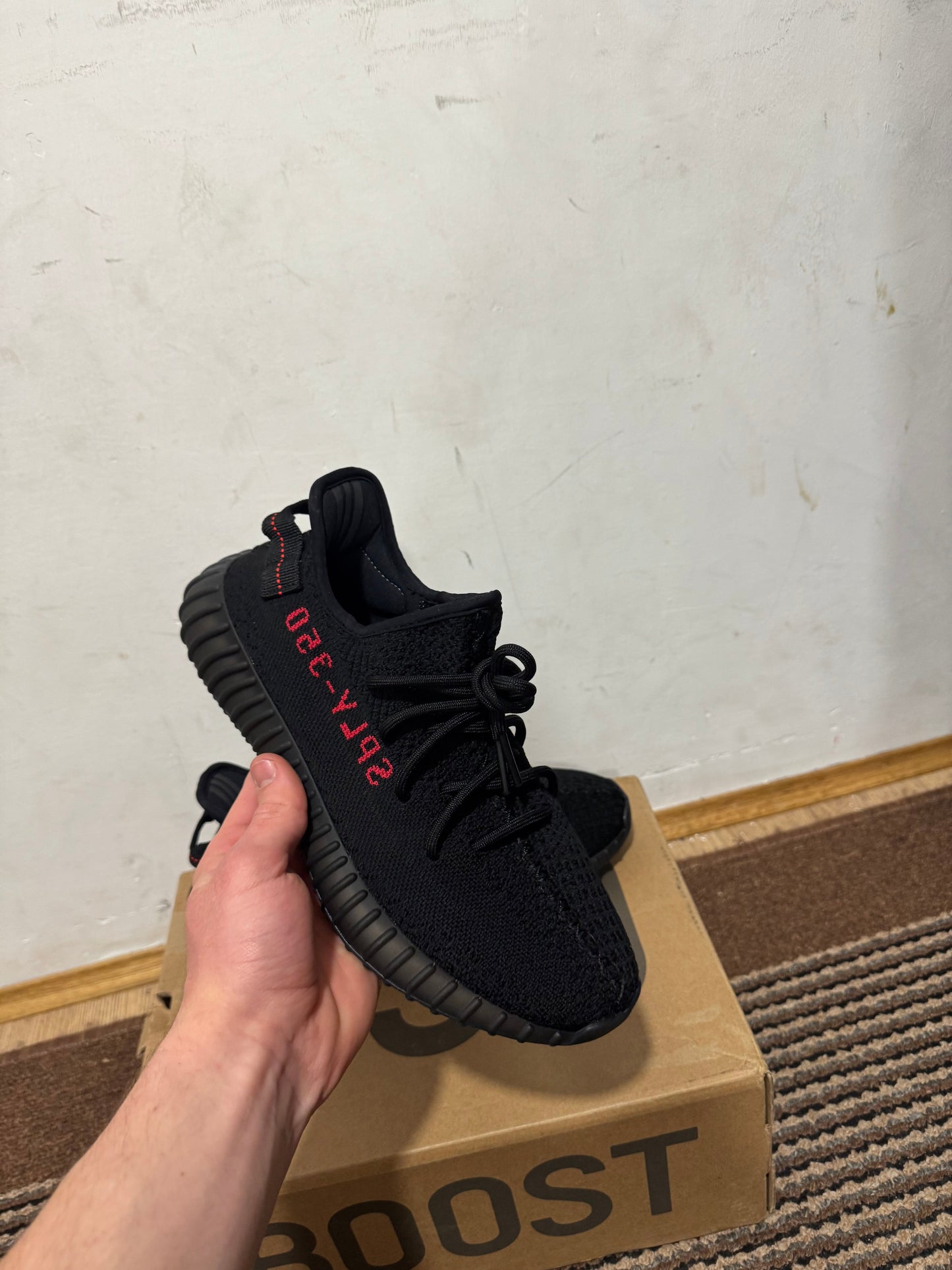 Yeezy 350 Bred Broj 37,44,46(Odmah Dostupno)