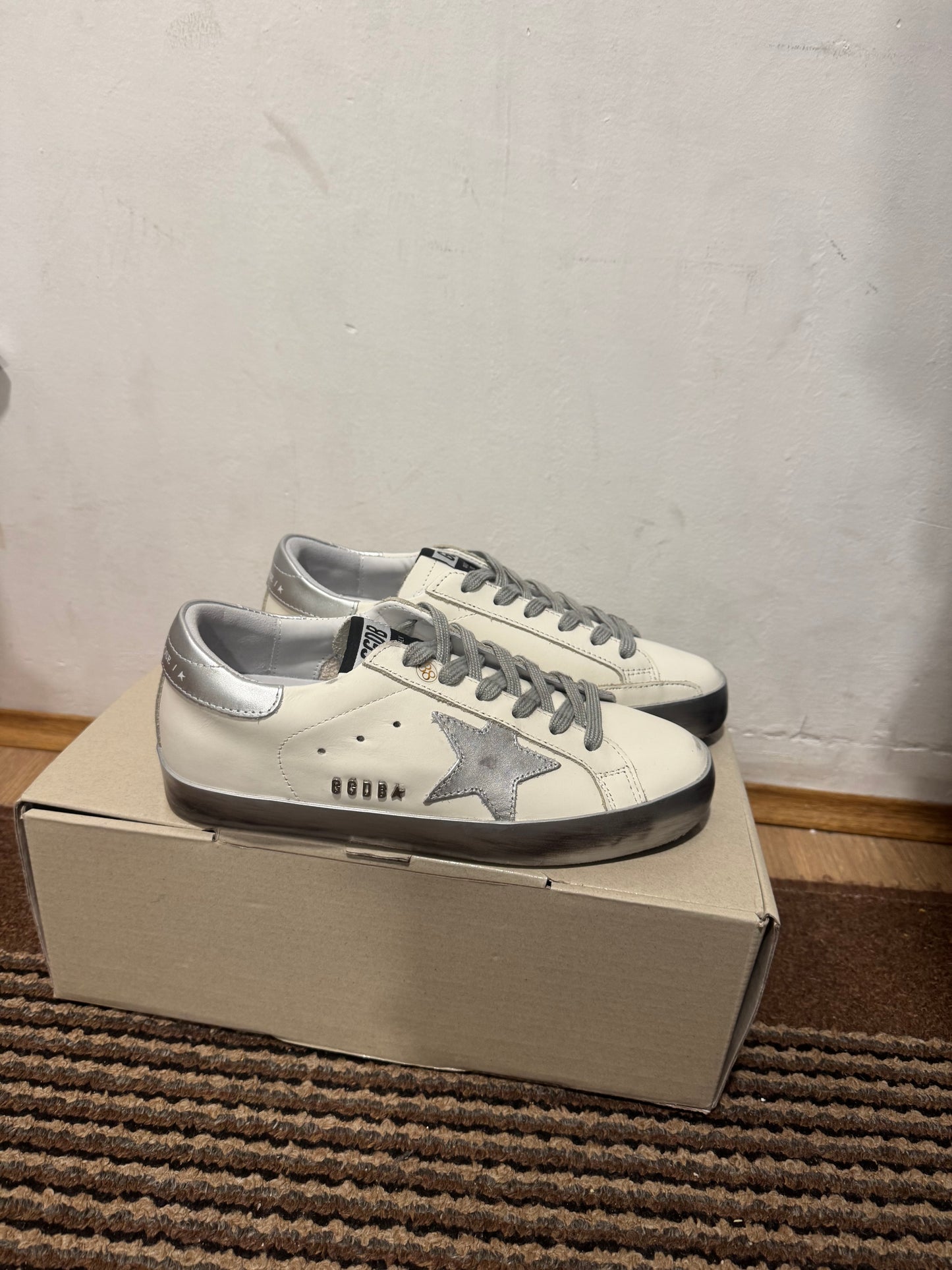 Golden Goose Broj 38(Odmah dostupno)