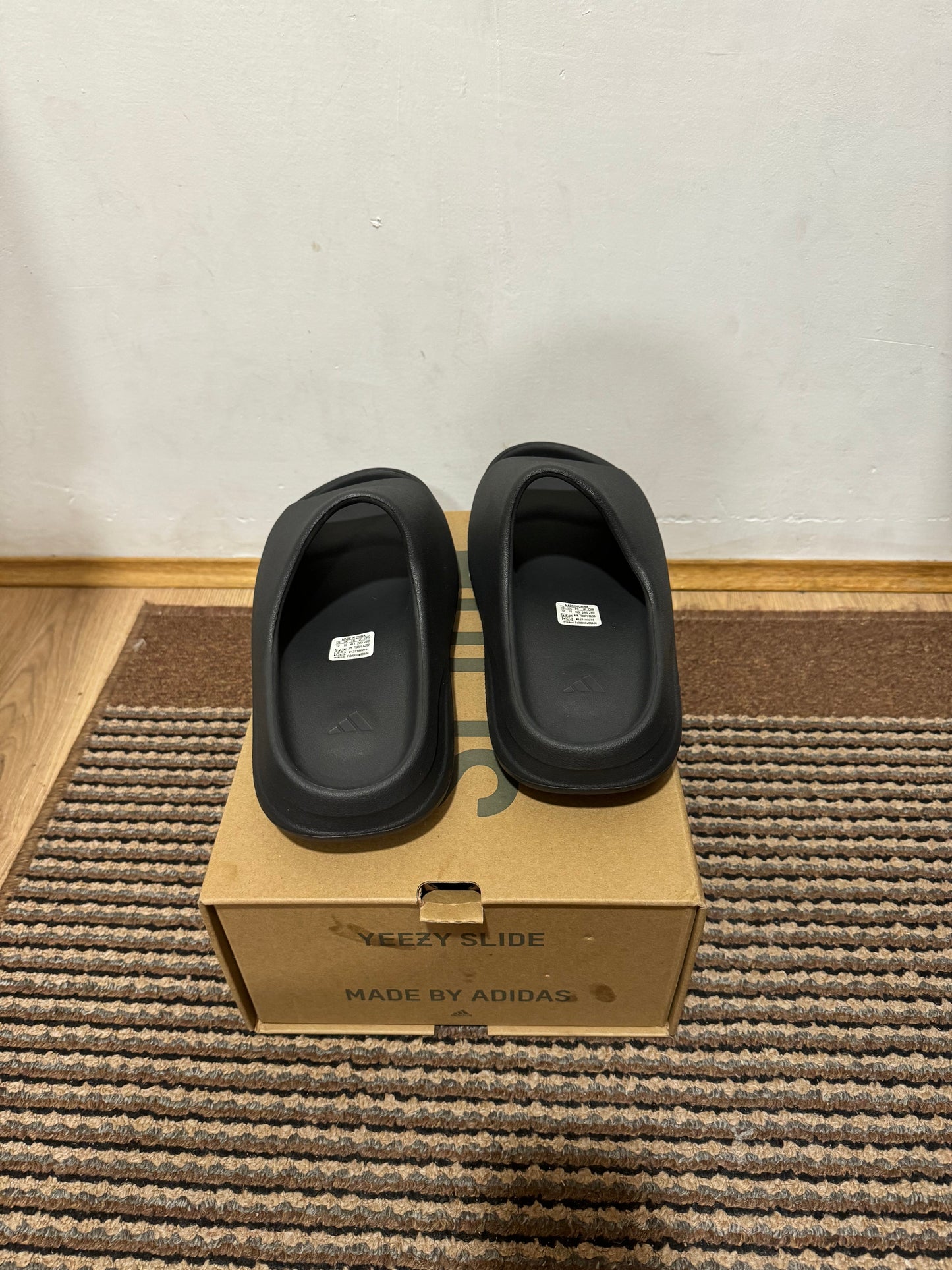 Yeezy Slide Onyx Broj 38,42(Odmah dostupno)