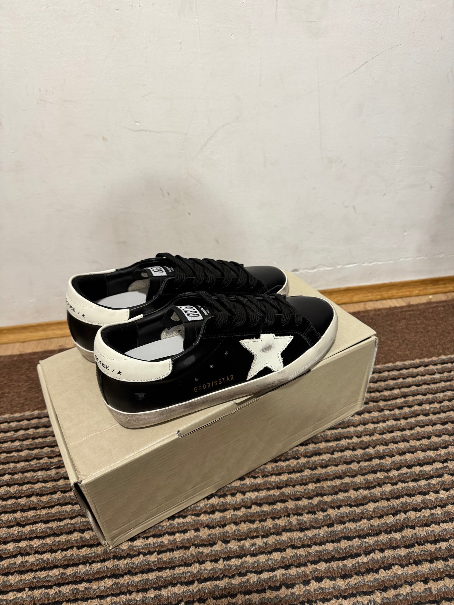 Golden Goose Broj 42,45(Odmah dostupno)