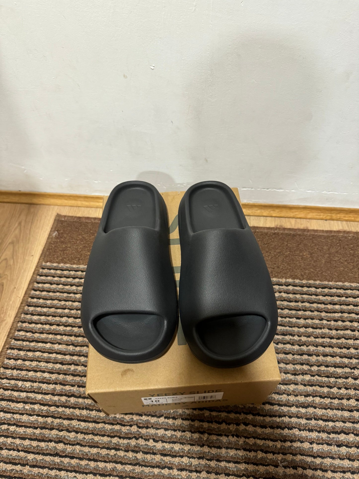 Yeezy Slide Onyx Broj 38,42(Odmah dostupno)