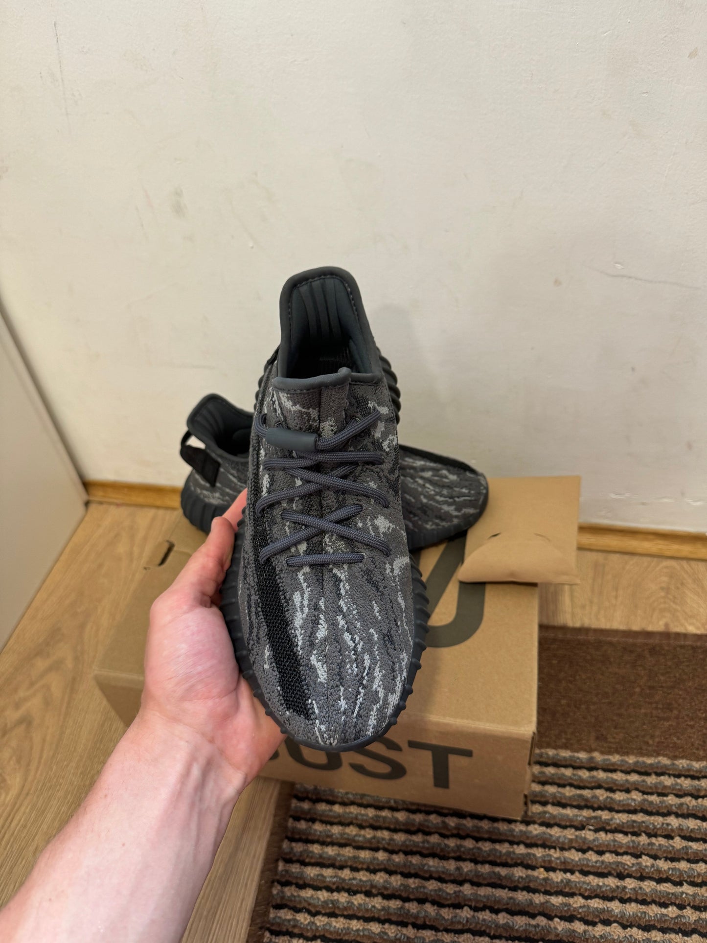 Yeezy 350 MX Black Broj 41(Odmah dostupno)