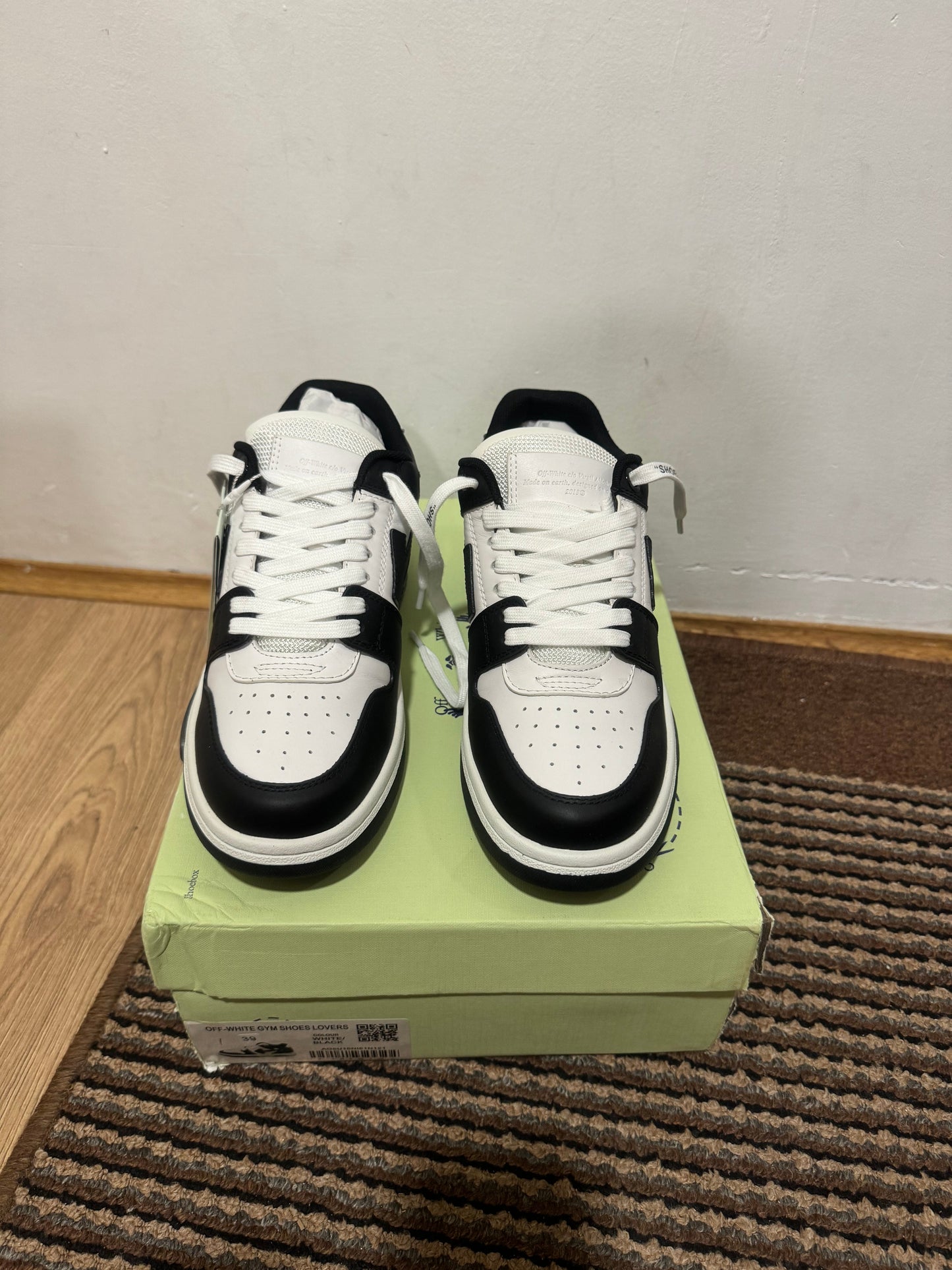 Off White Out of Office Broj 39(Odmah dostupno)