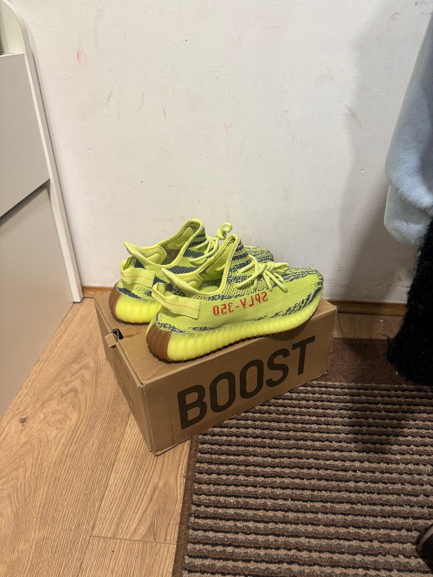 Yeezy 350 Semi Frozen Yellow Broj 45(Odmah dostupno)