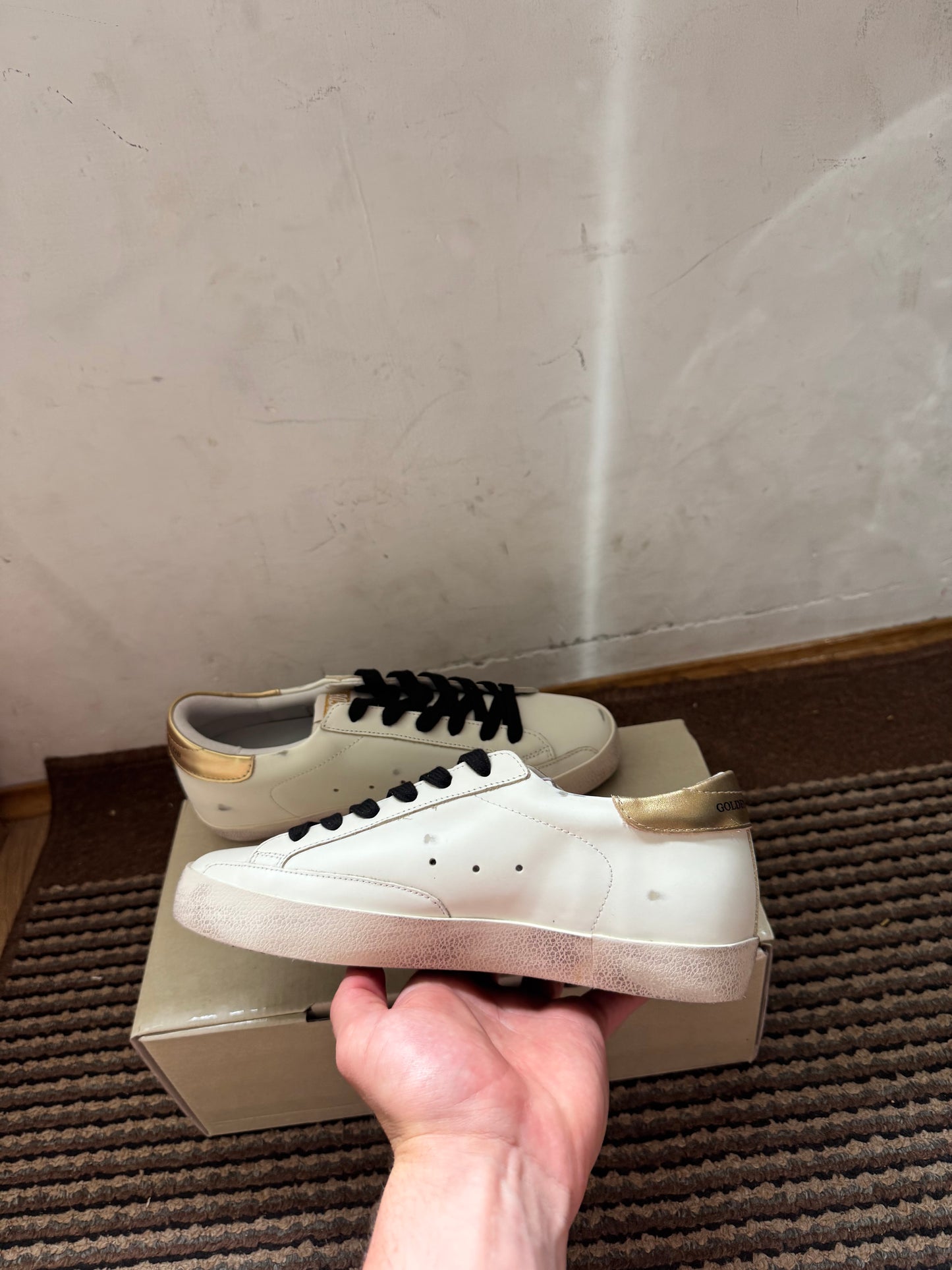 Golden Goose Broj 40(Odmah dostupno)