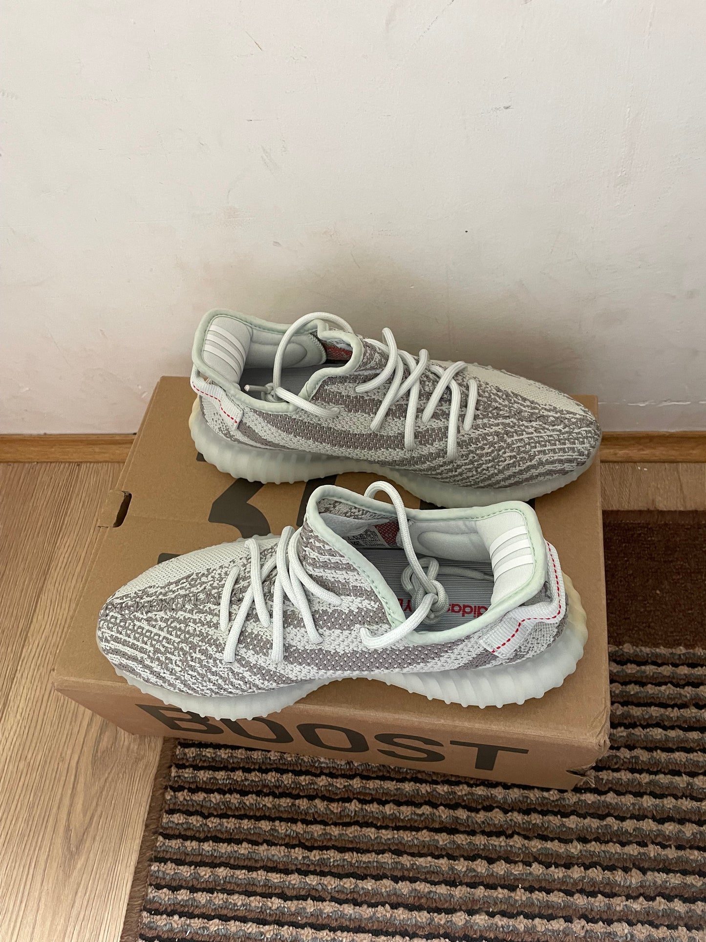 Yeezy 350 Blue Tint Broj 42(Odmah dostupno)