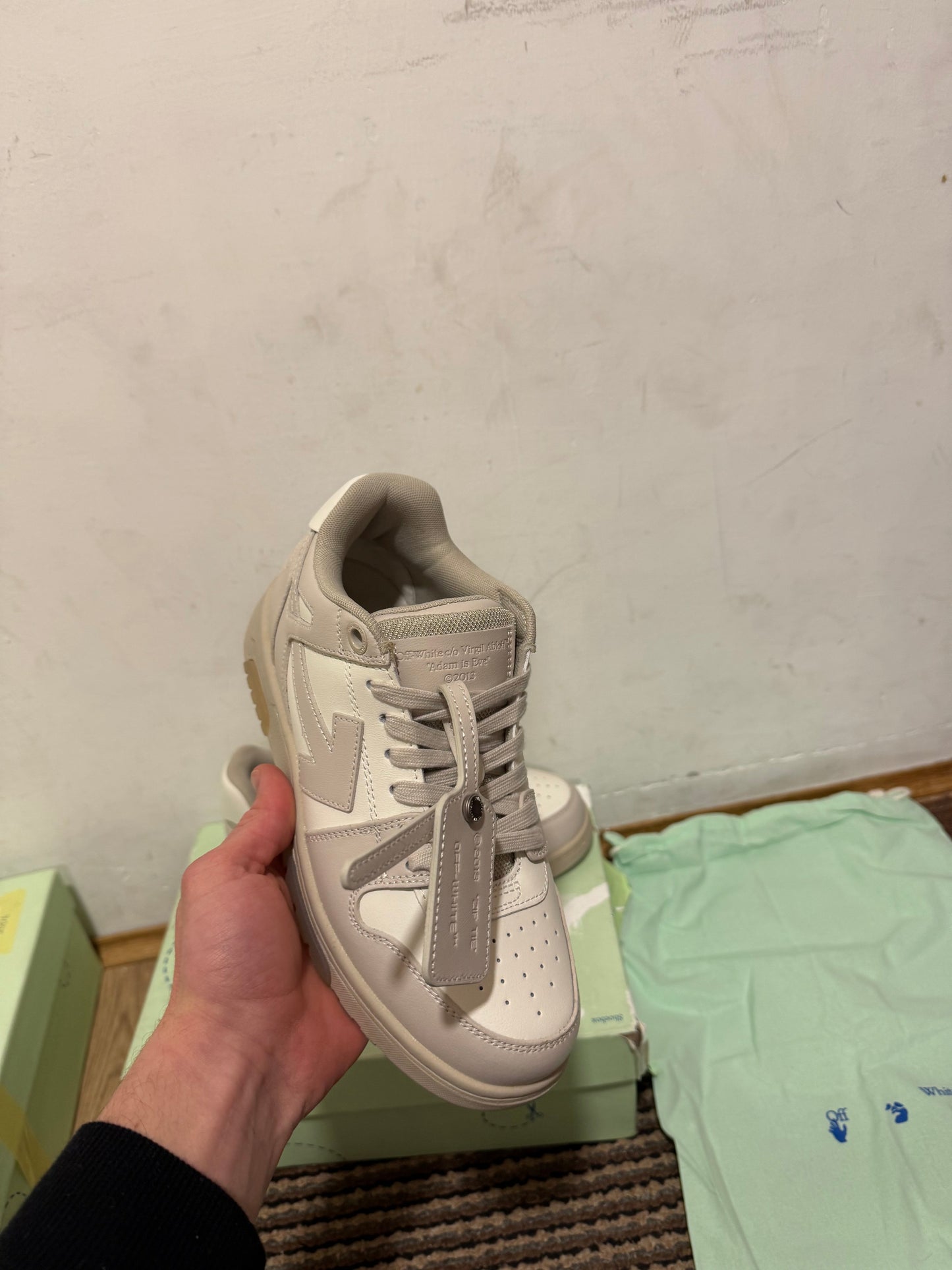 Off White Out of Office Broj 38(Odmah dostupno)