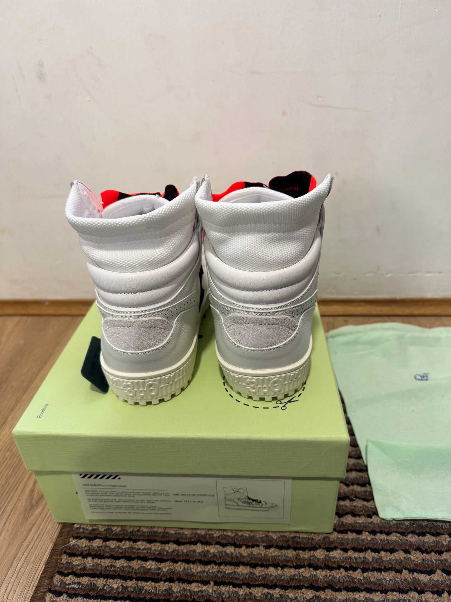 Off White Court Broj 40(Odmah dostupno)