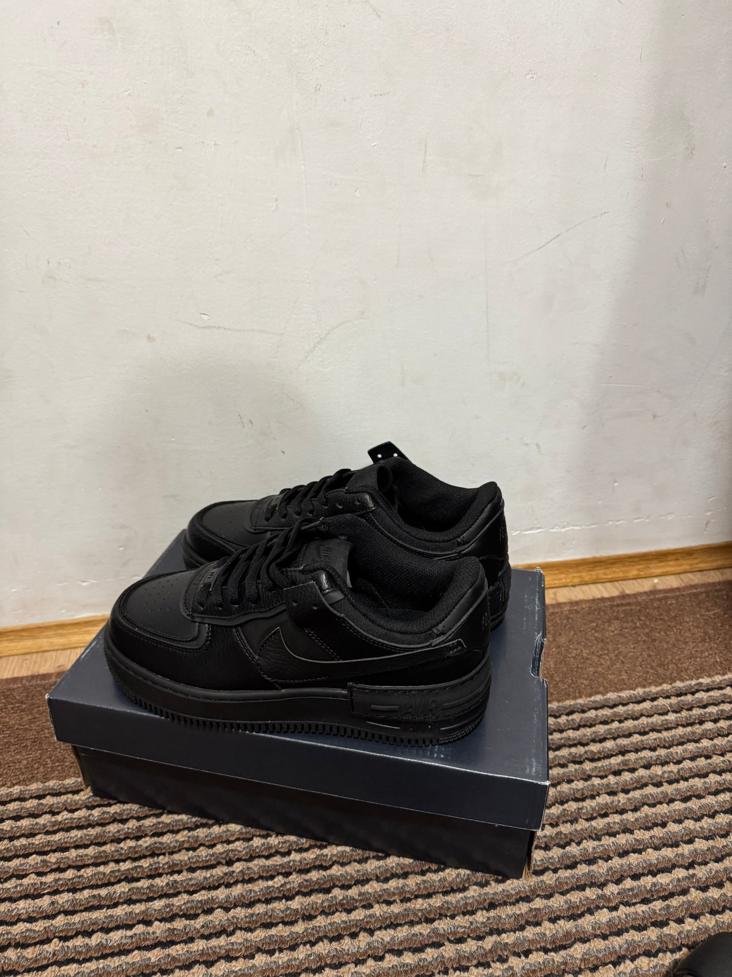 Nike Air Force Broj 40 (Odmah dostupno)