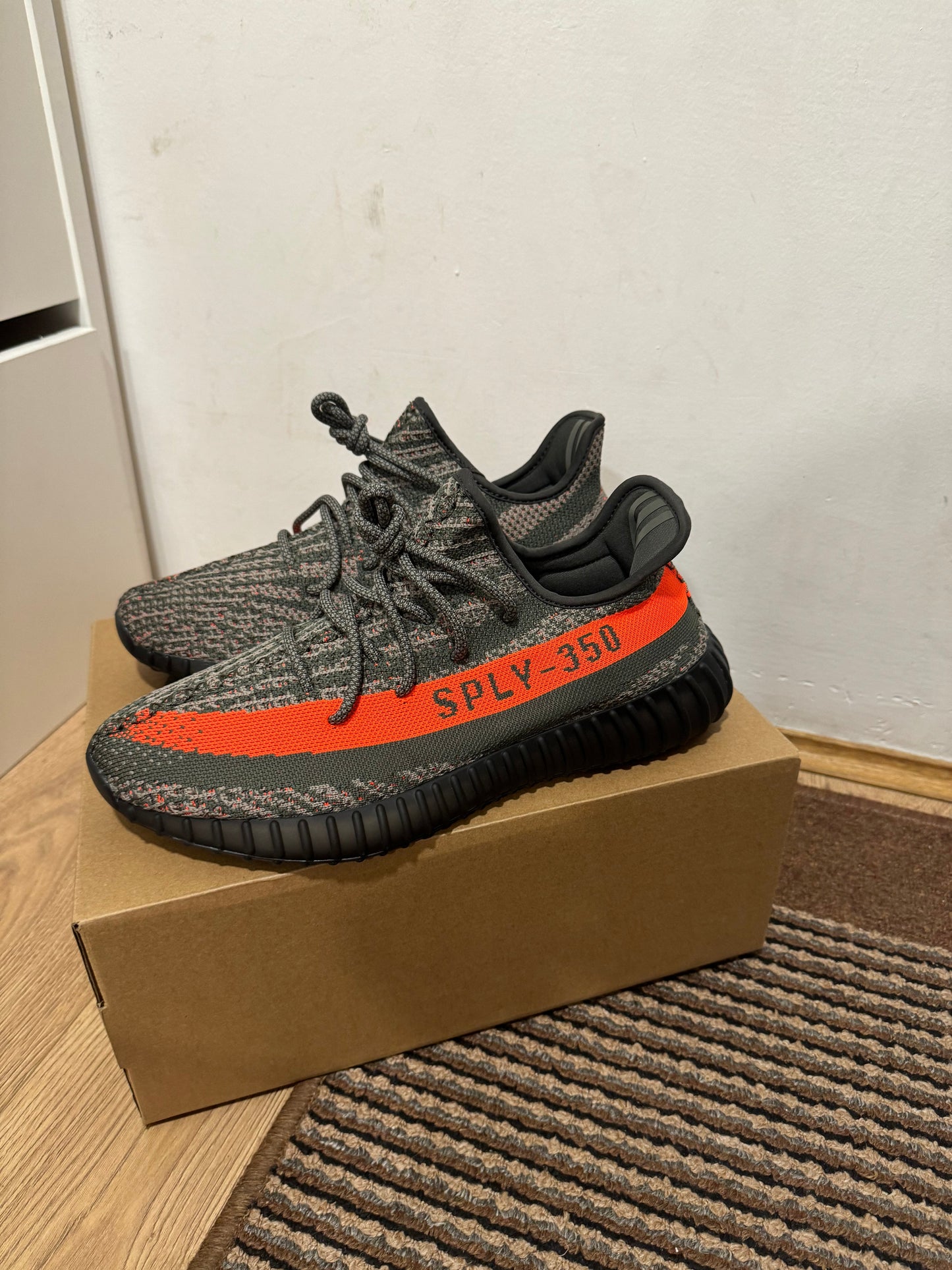 Yeezy 350 Carbon Beluga Broj 38,46,47(Odmah Dostupno)